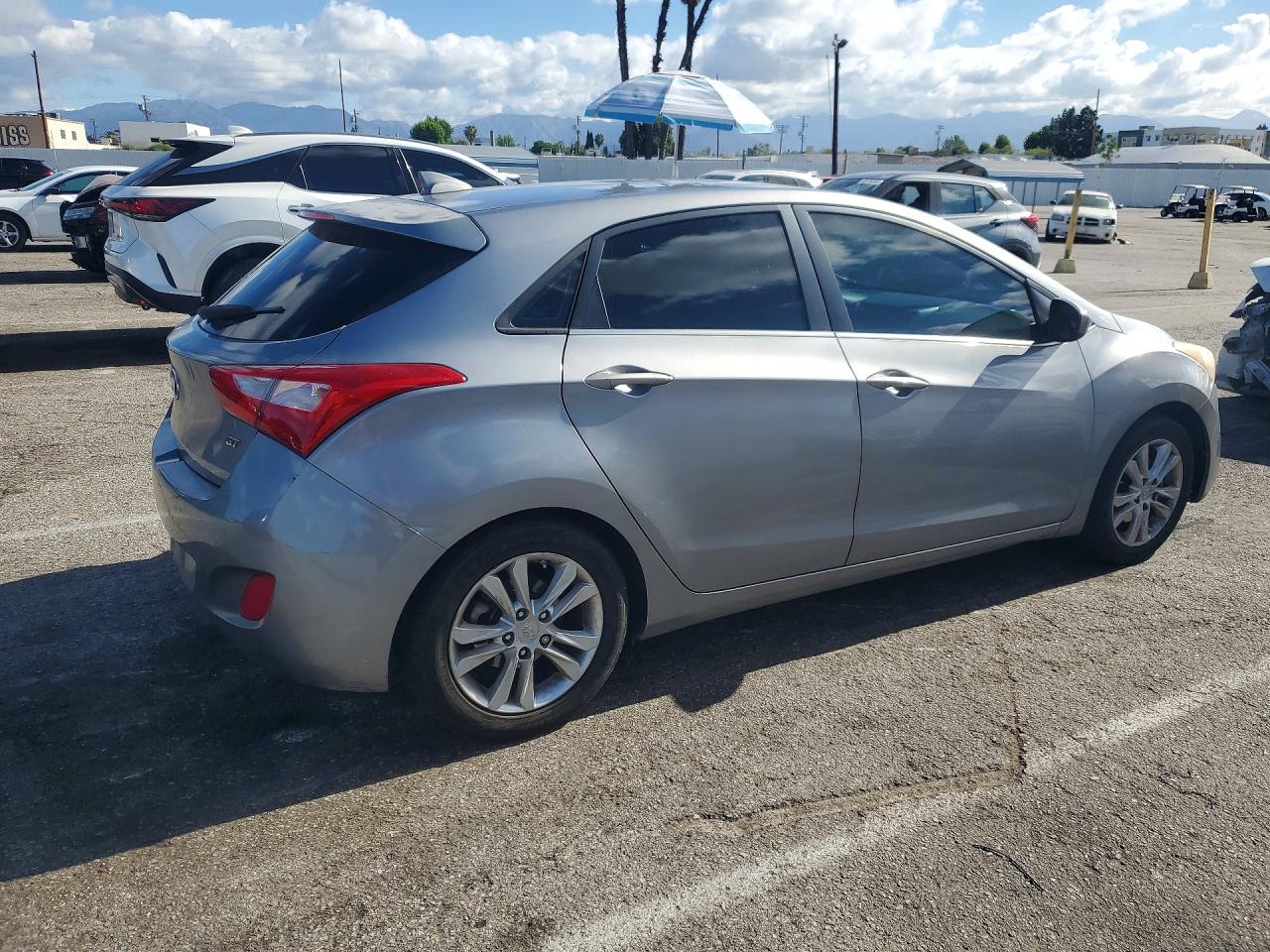 2013 Hyundai Elantra Gt Base Gray vin: KMHD35LE1DU025545