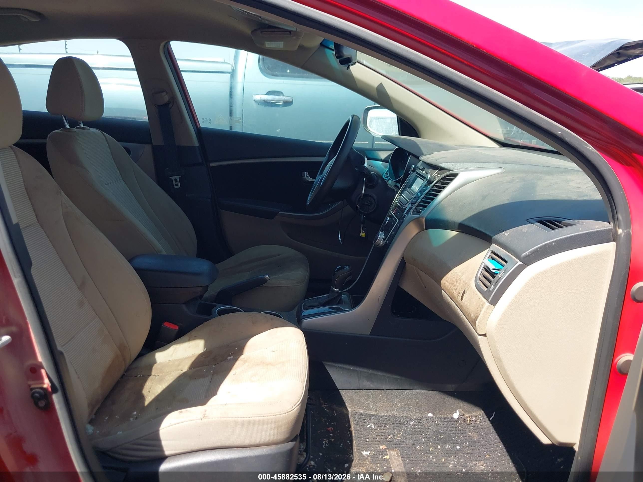 2013 Hyundai Elantra Gt   Red vin: KMHD35LE1DU031393