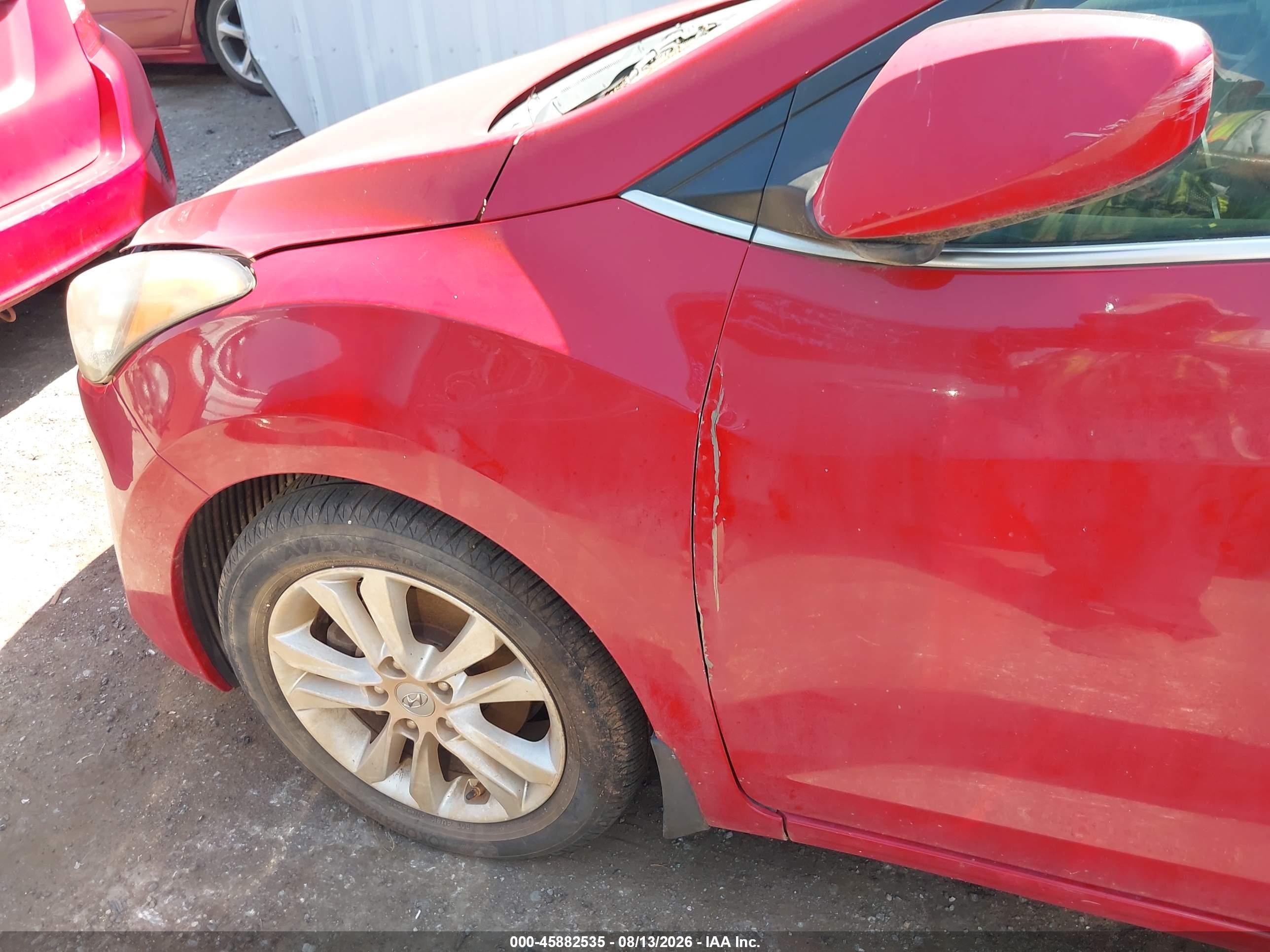 2013 Hyundai Elantra Gt   Red vin: KMHD35LE1DU031393