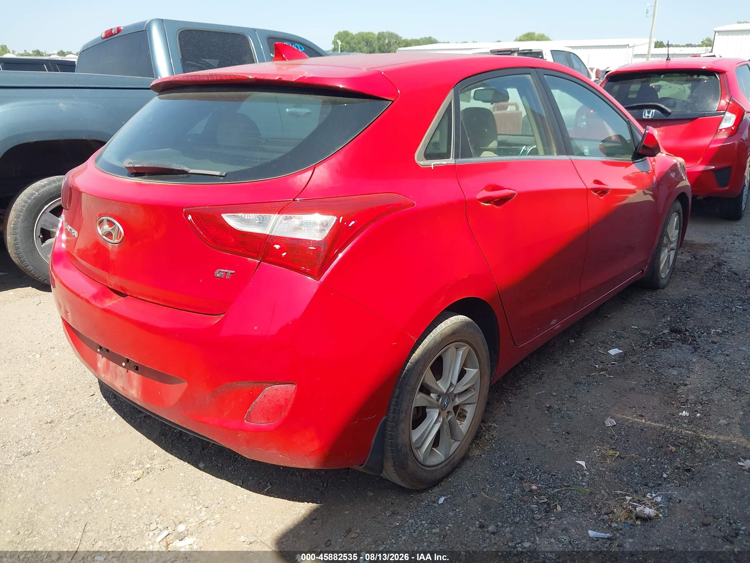 2013 Hyundai Elantra Gt   Red vin: KMHD35LE1DU031393