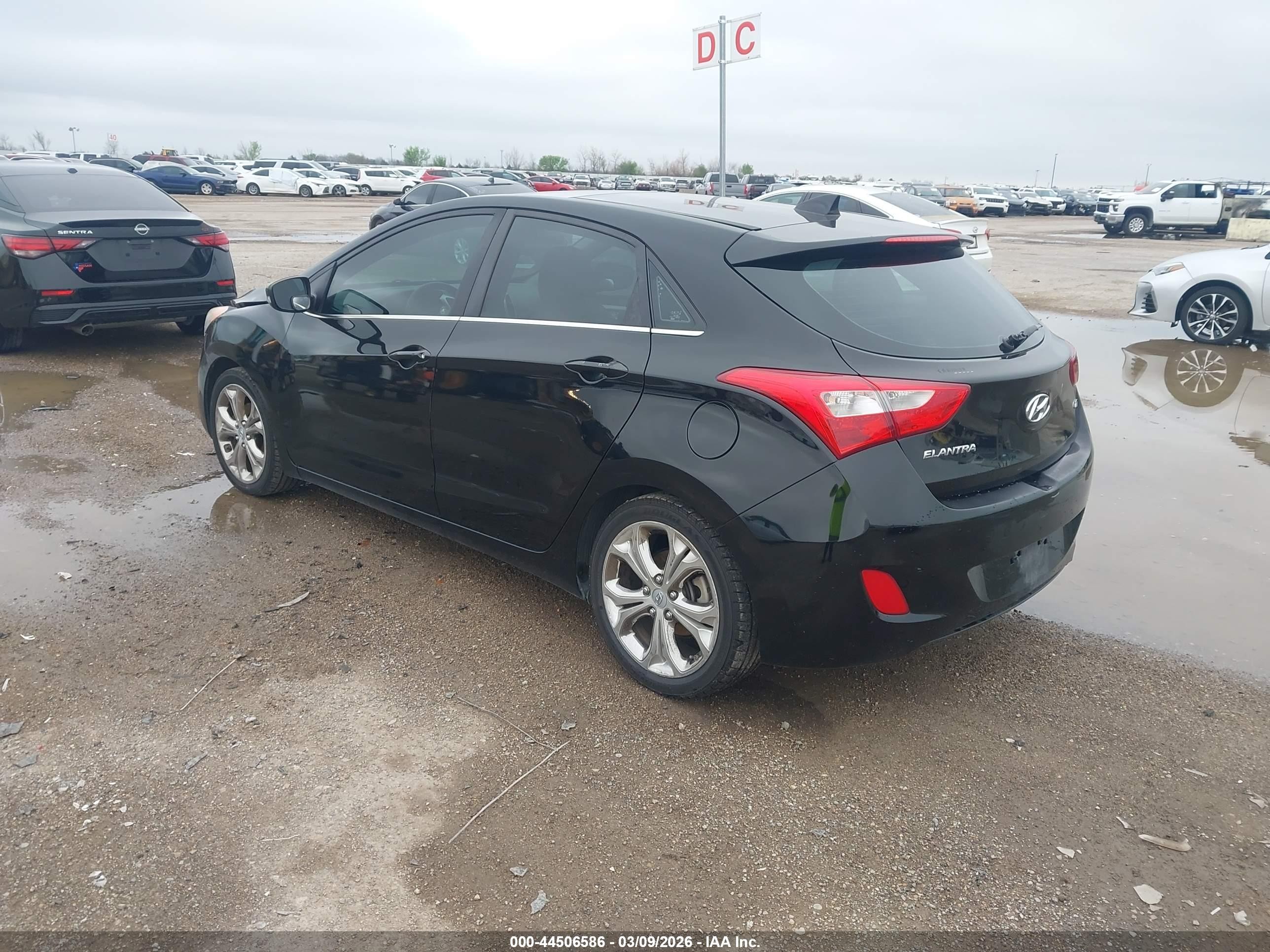 2013 Hyundai Elantra Gt   Black vin: KMHD35LE1DU047352