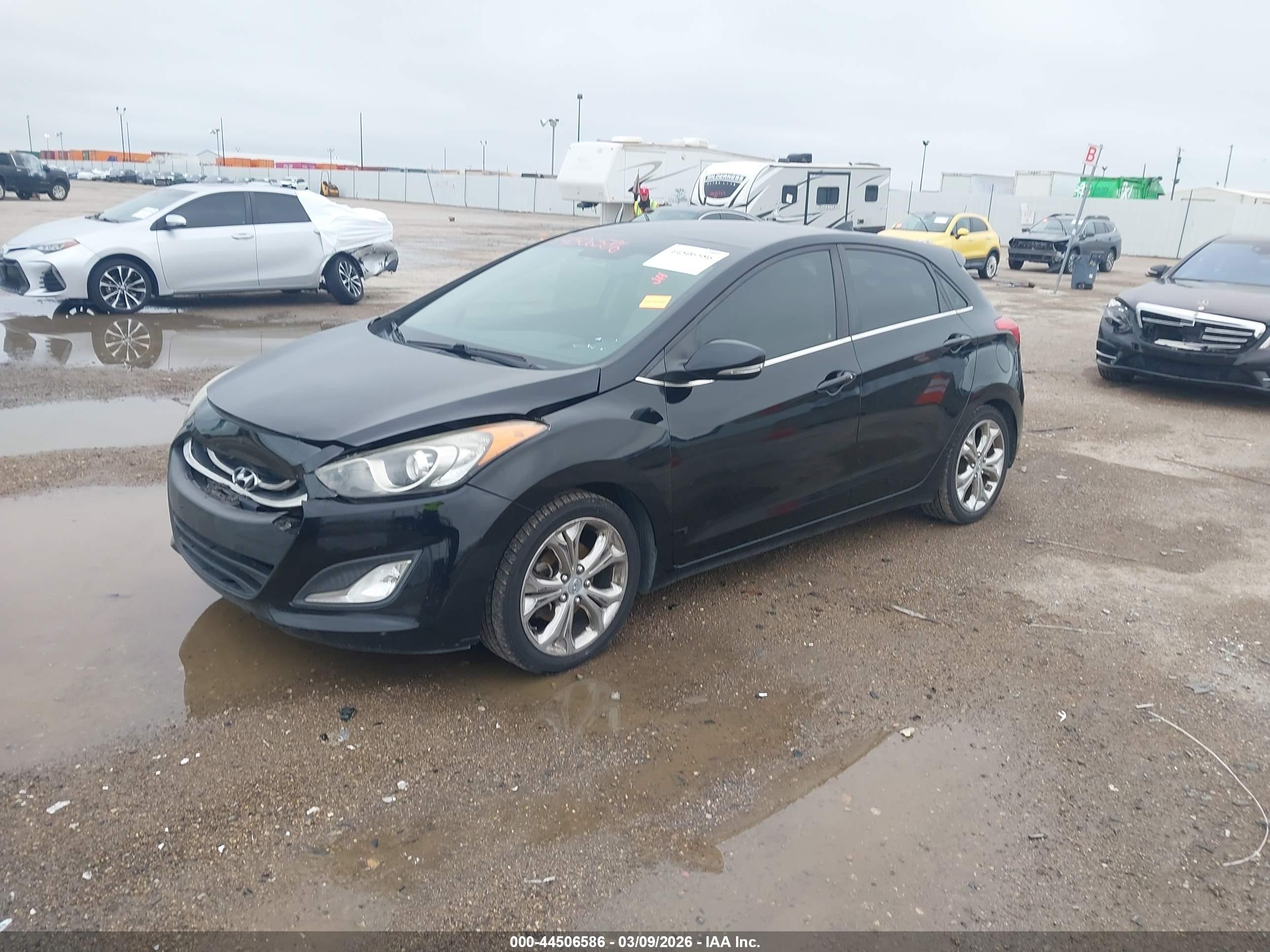 2013 Hyundai Elantra Gt   Black vin: KMHD35LE1DU047352
