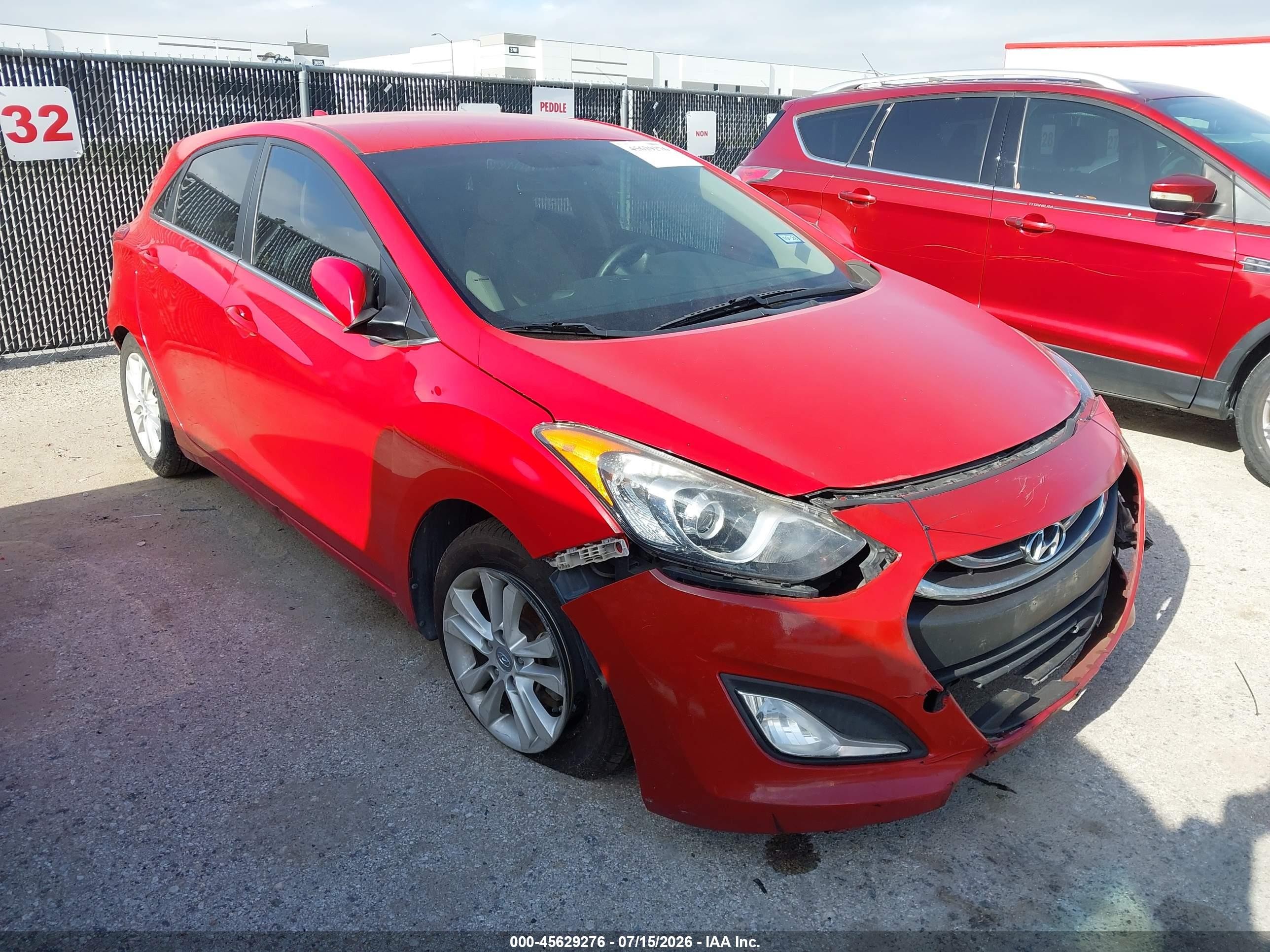 2013 Hyundai Elantra Gt Red vin: KMHD35LE1DU063213