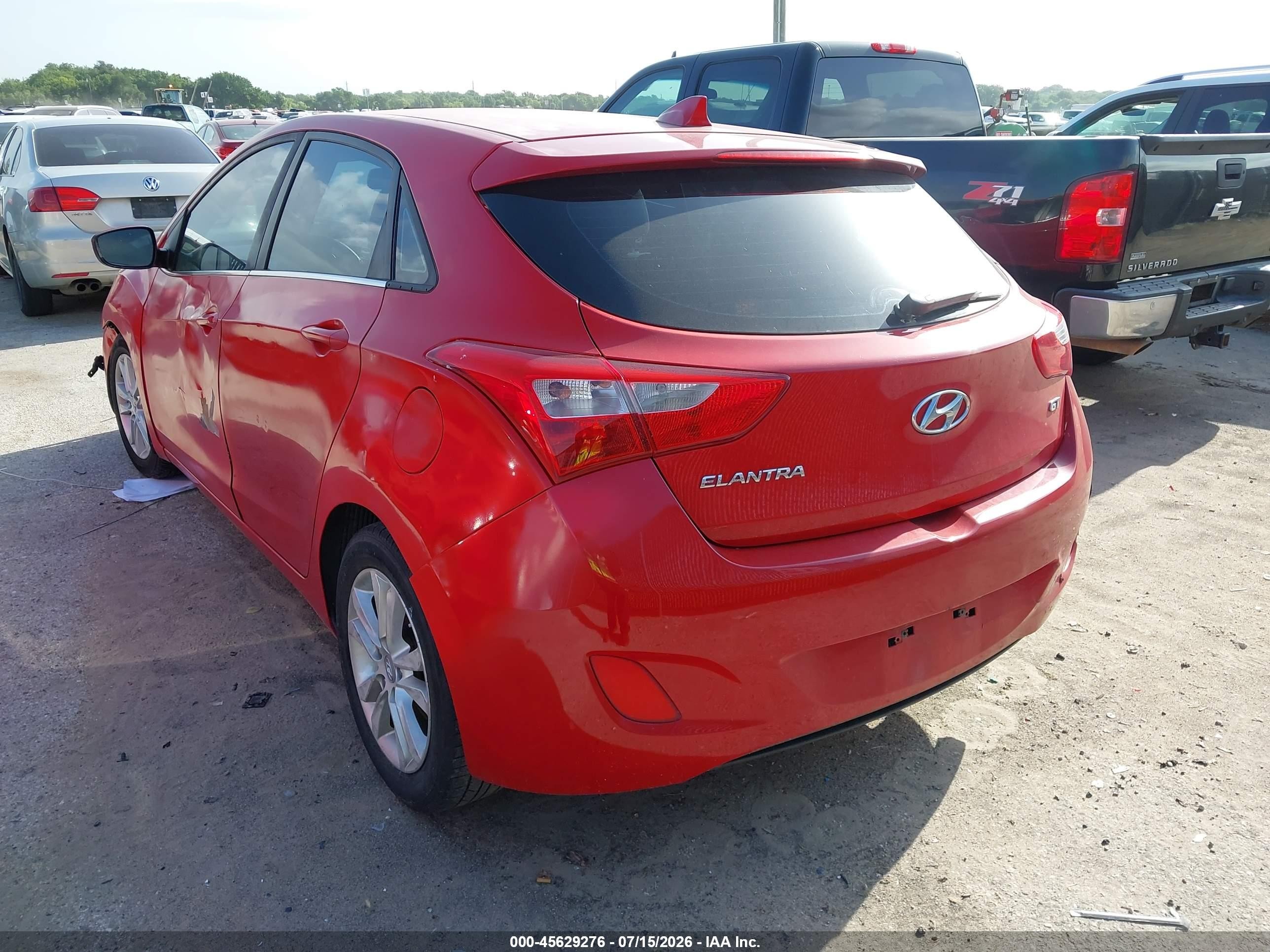 2013 Hyundai Elantra Gt Red vin: KMHD35LE1DU063213