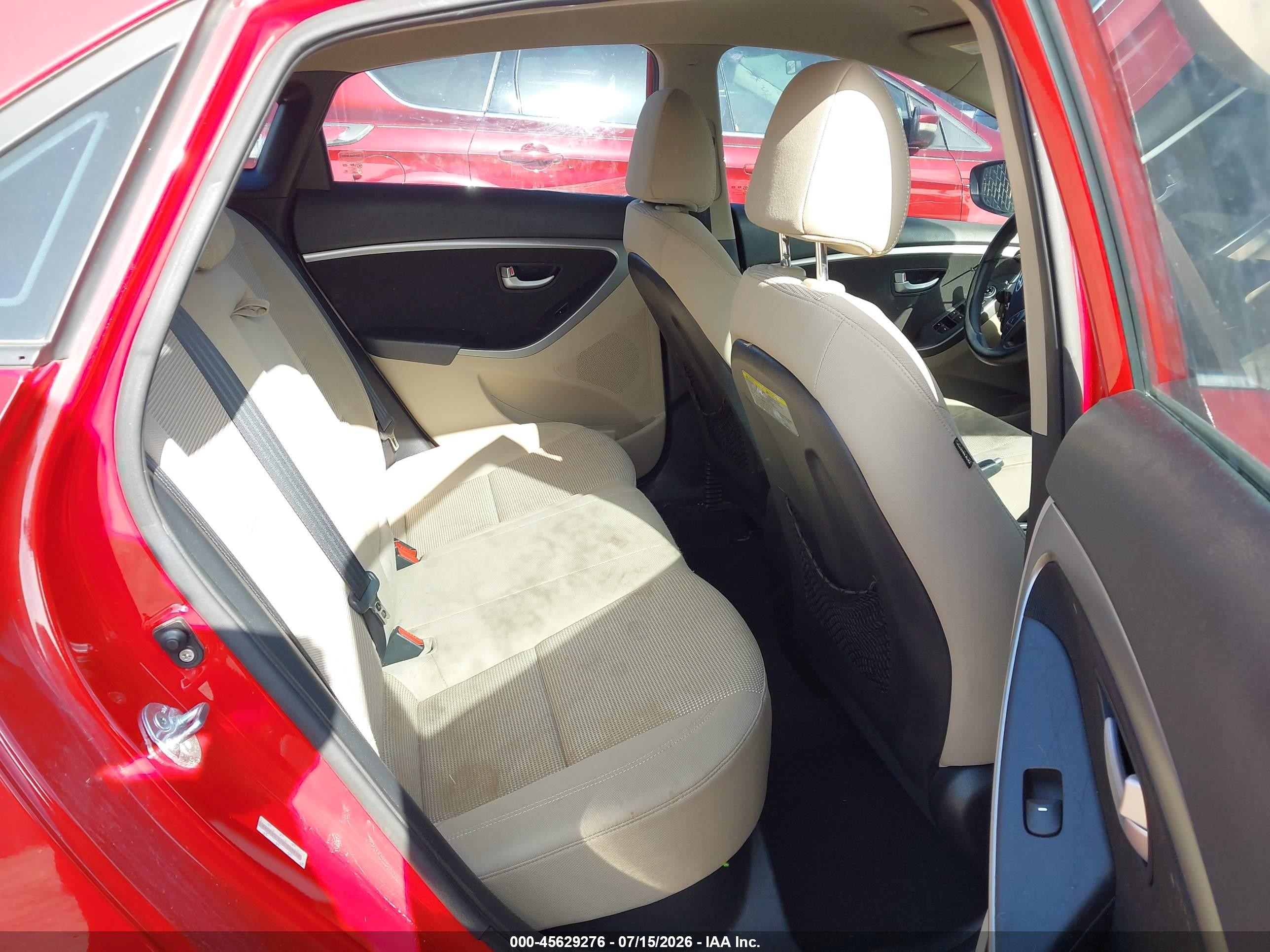 2013 Hyundai Elantra Gt Red vin: KMHD35LE1DU063213