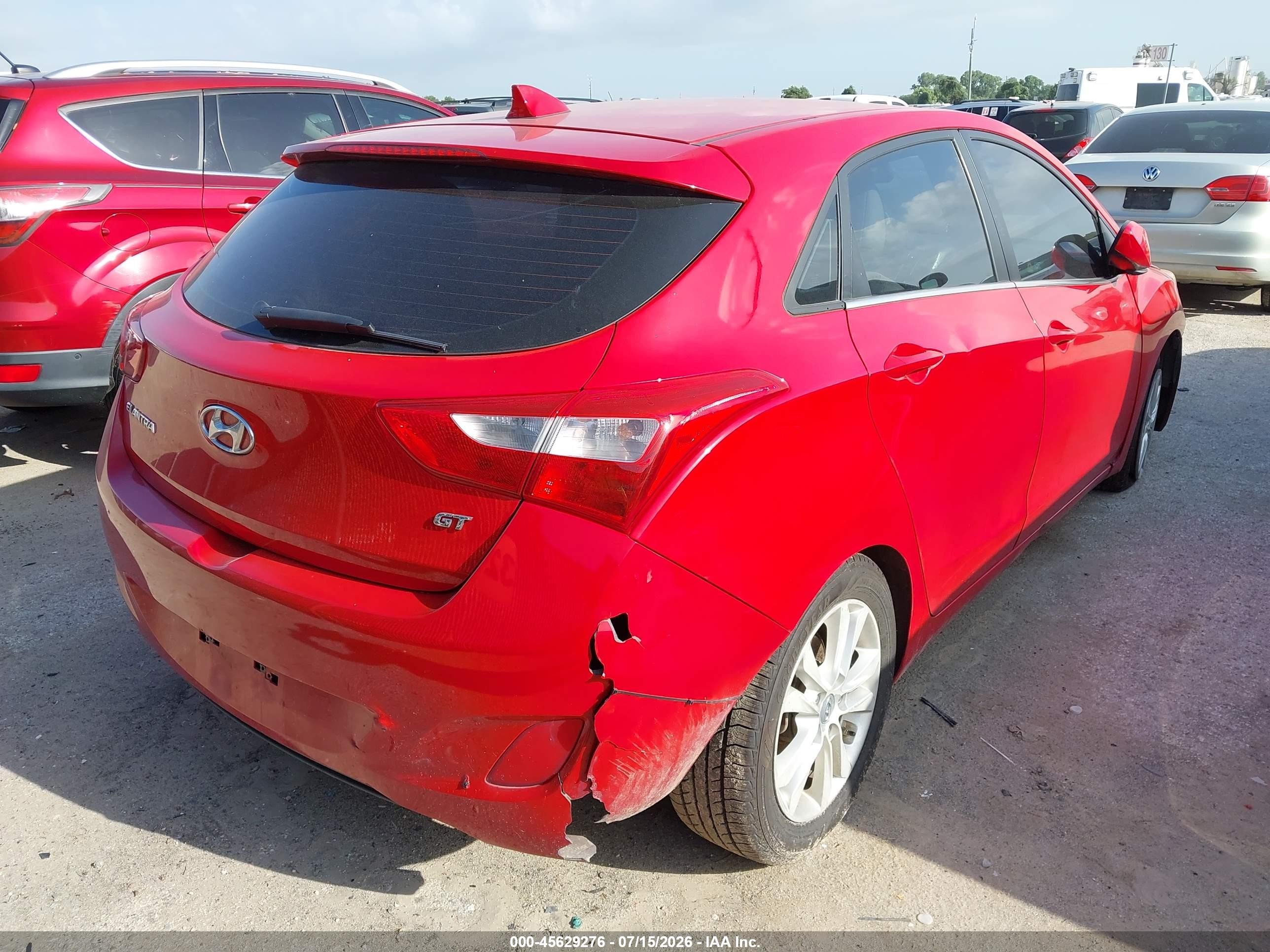 2013 Hyundai Elantra Gt Red vin: KMHD35LE1DU063213