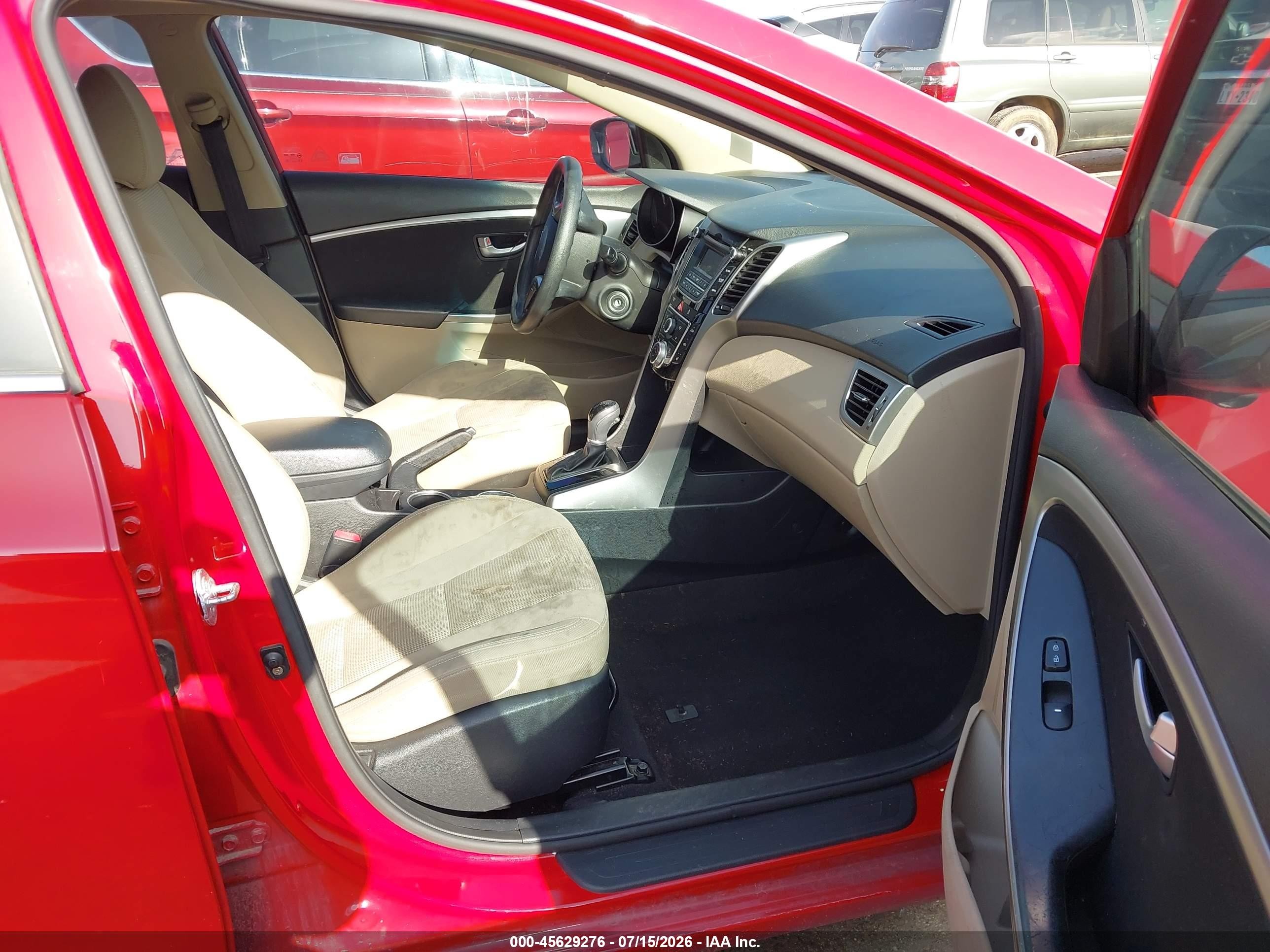 2013 Hyundai Elantra Gt Red vin: KMHD35LE1DU063213