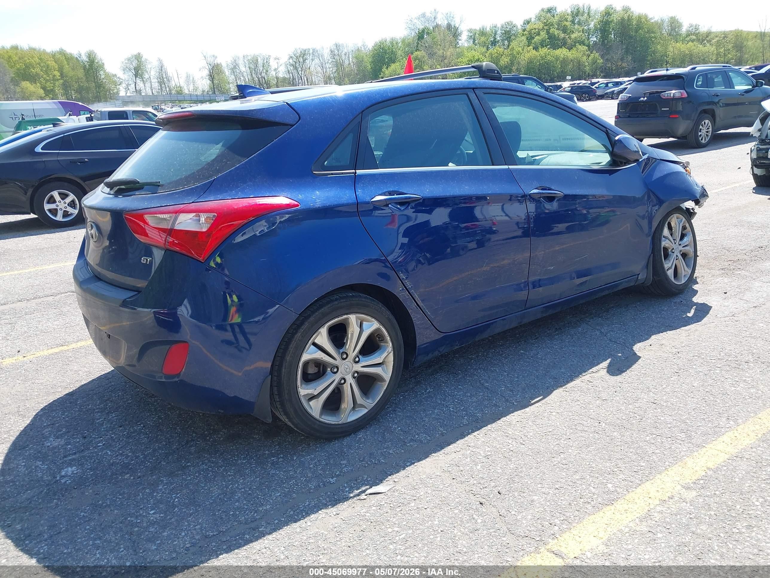 2013 Hyundai Elantra Gt Blue vin: KMHD35LE1DU081033