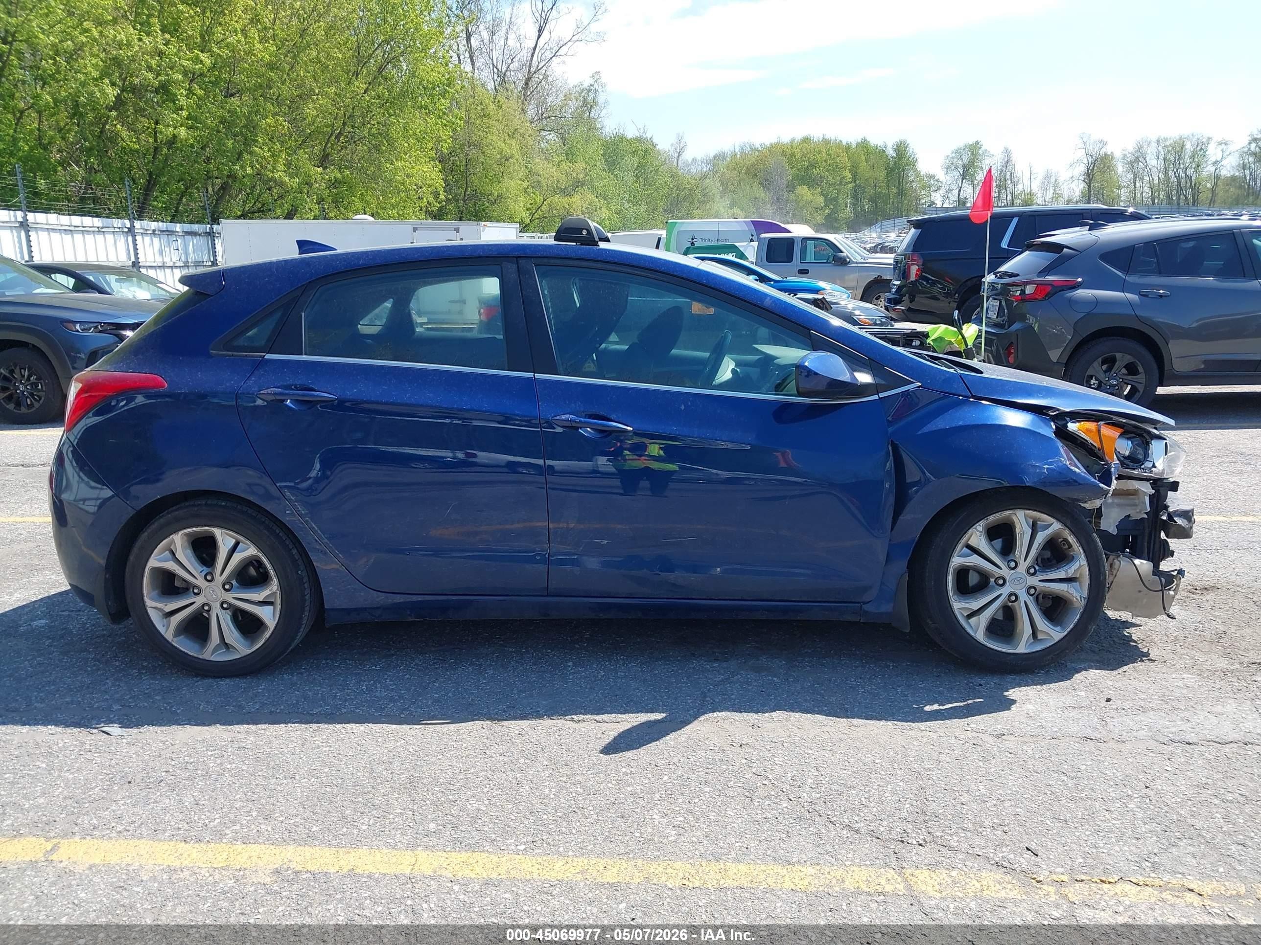 2013 Hyundai Elantra Gt Blue vin: KMHD35LE1DU081033