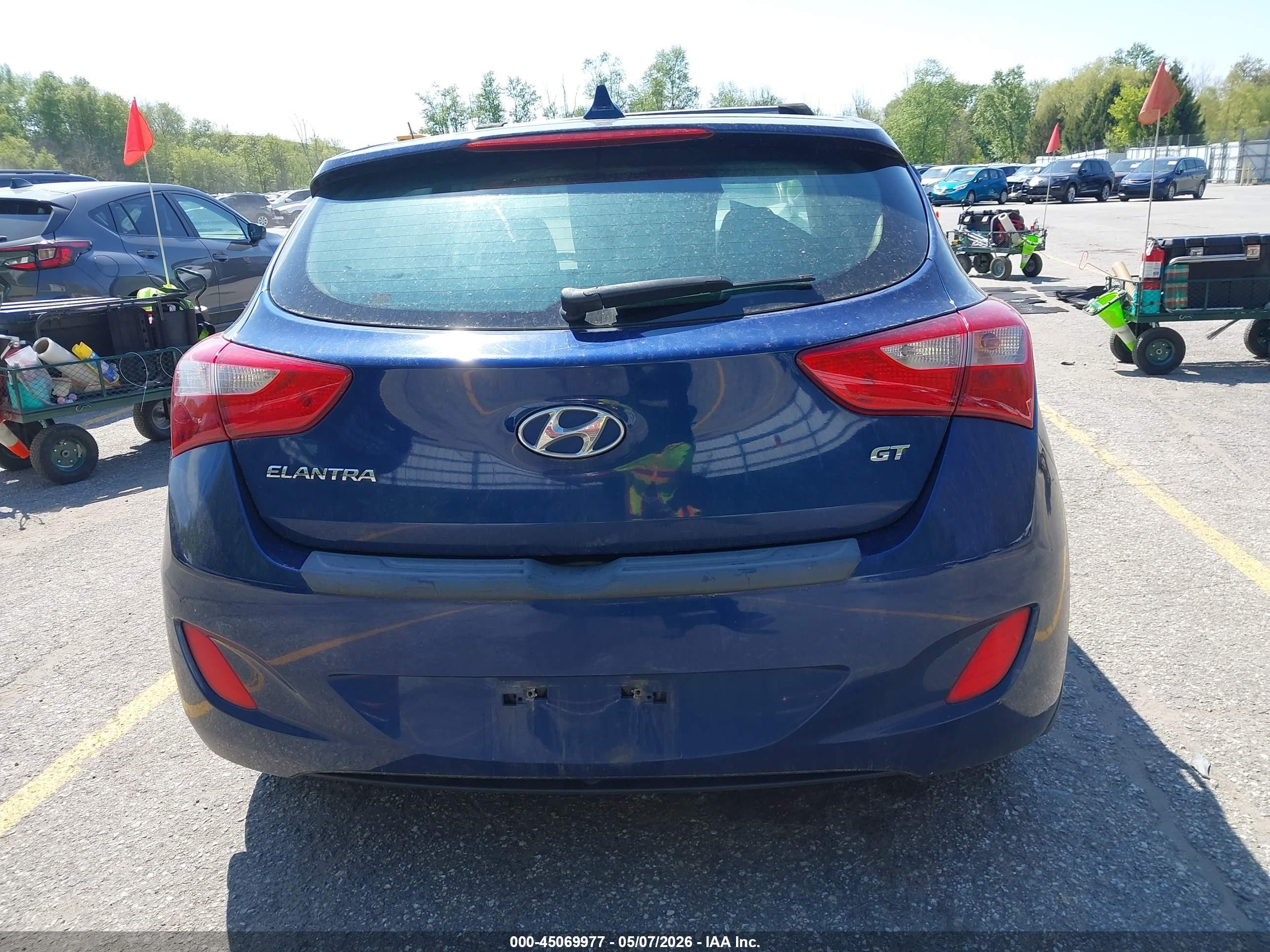 2013 Hyundai Elantra Gt Blue vin: KMHD35LE1DU081033