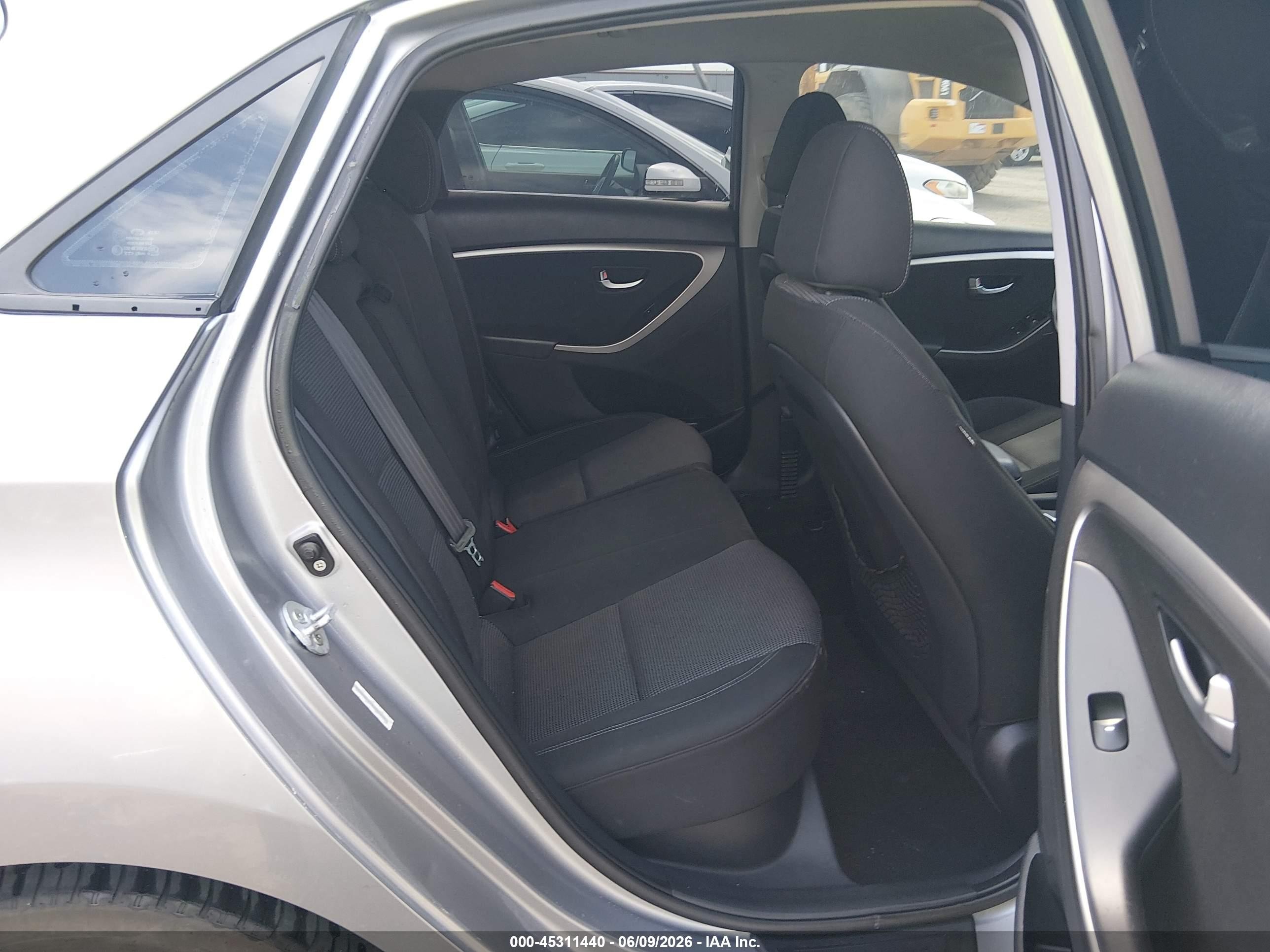 2013 Hyundai Elantra Gt   Gray vin: KMHD35LE1DU081579