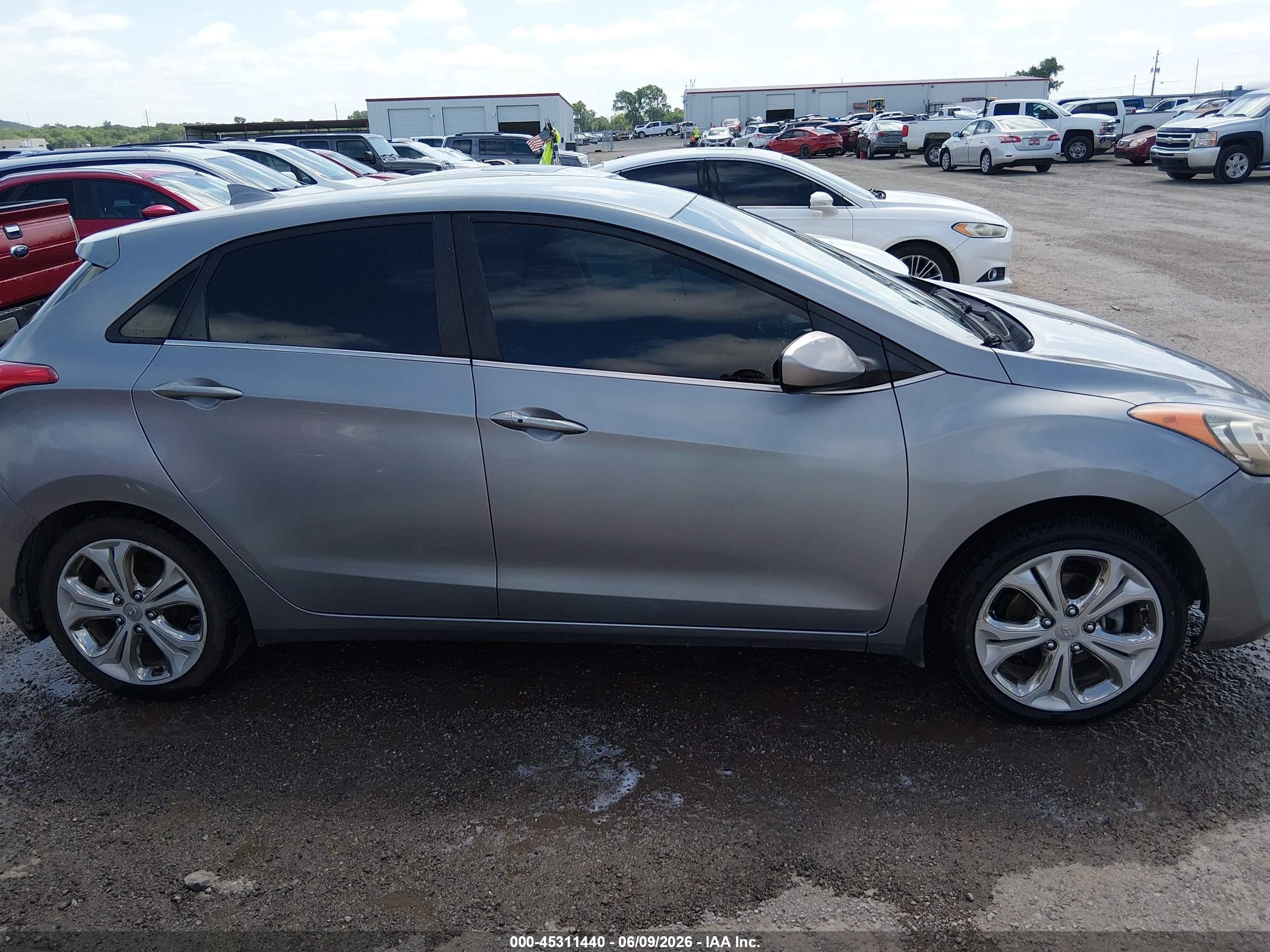 2013 Hyundai Elantra Gt   Gray vin: KMHD35LE1DU081579