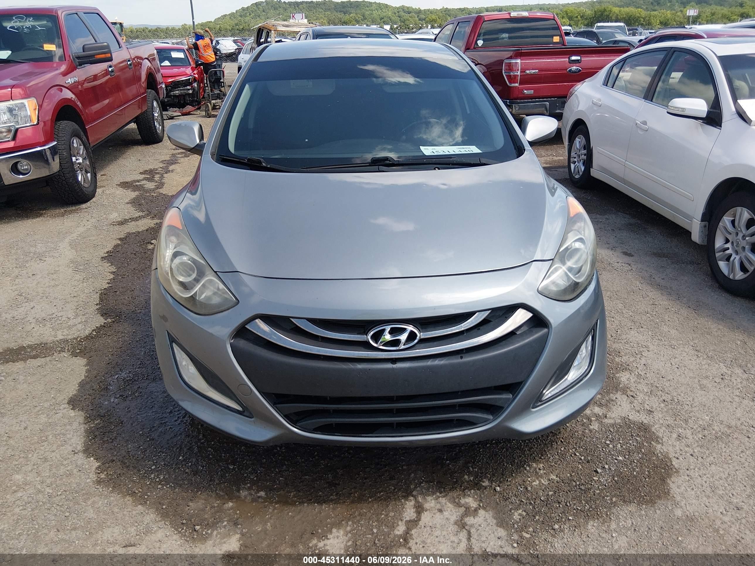 2013 Hyundai Elantra Gt   Gray vin: KMHD35LE1DU081579