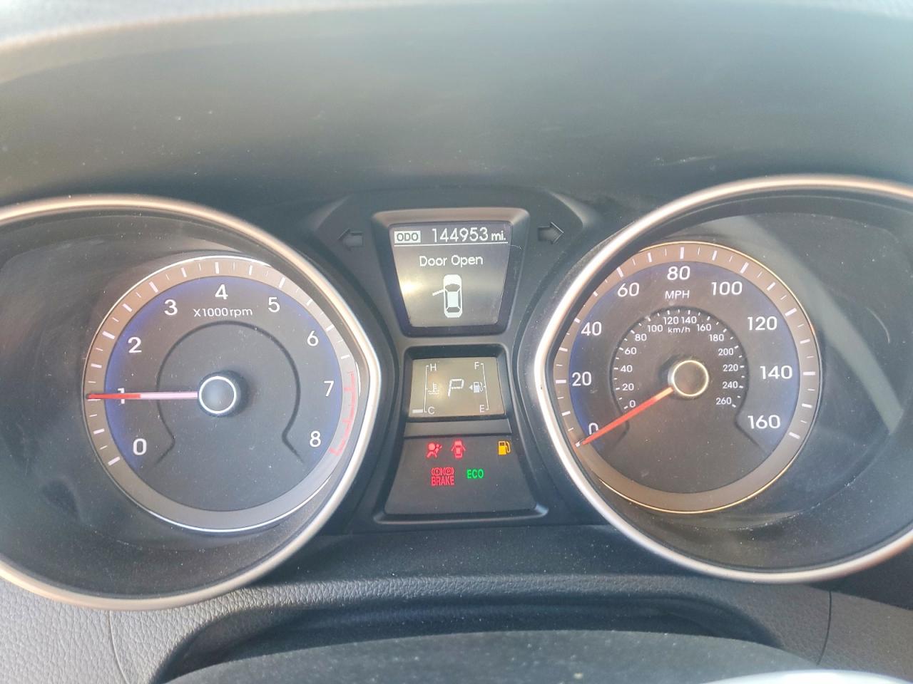 2013 Hyundai Elantra Gt Base Silver vin: KMHD35LE1DU082540