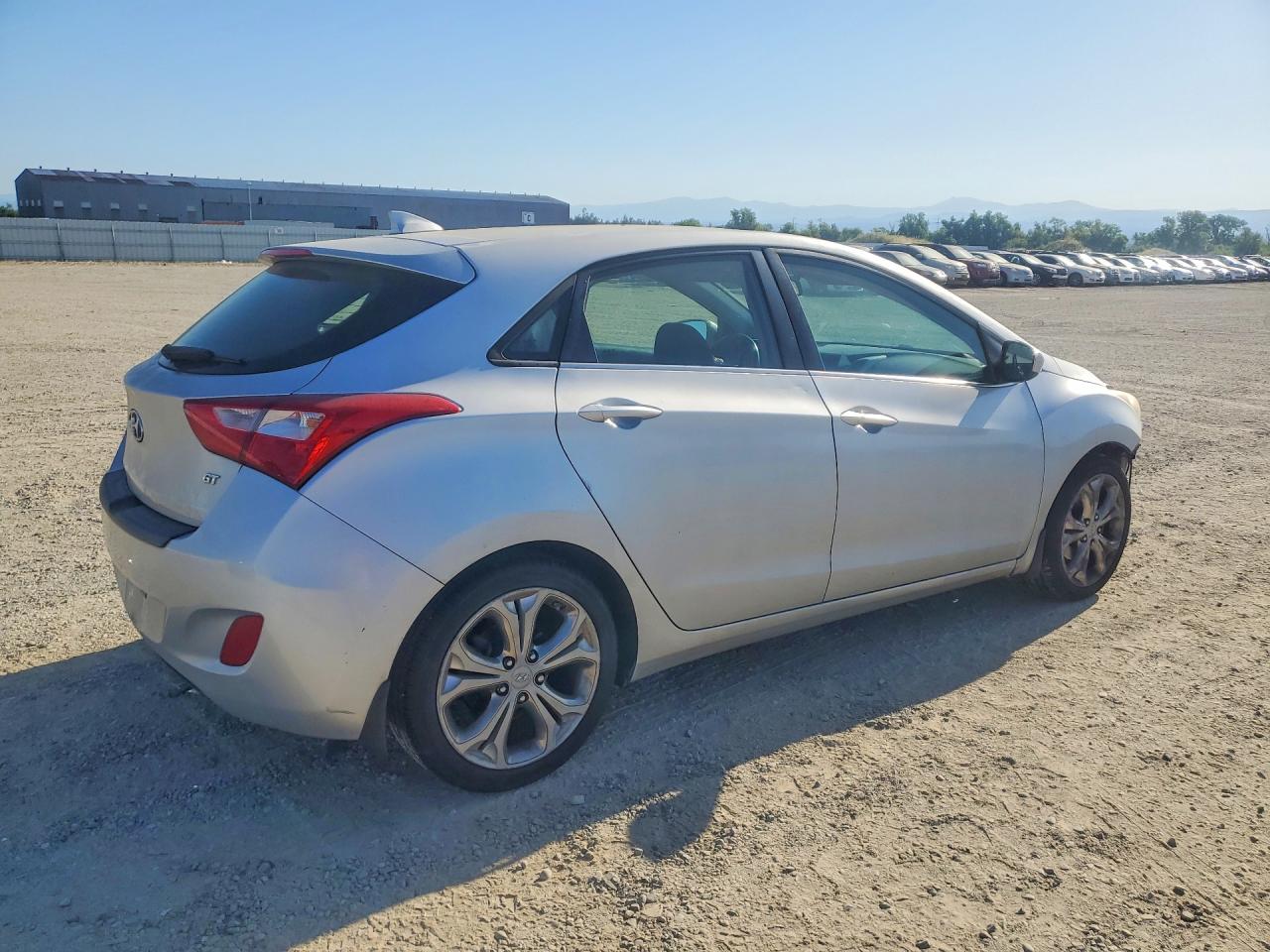 2013 Hyundai Elantra Gt Base Silver vin: KMHD35LE1DU082540