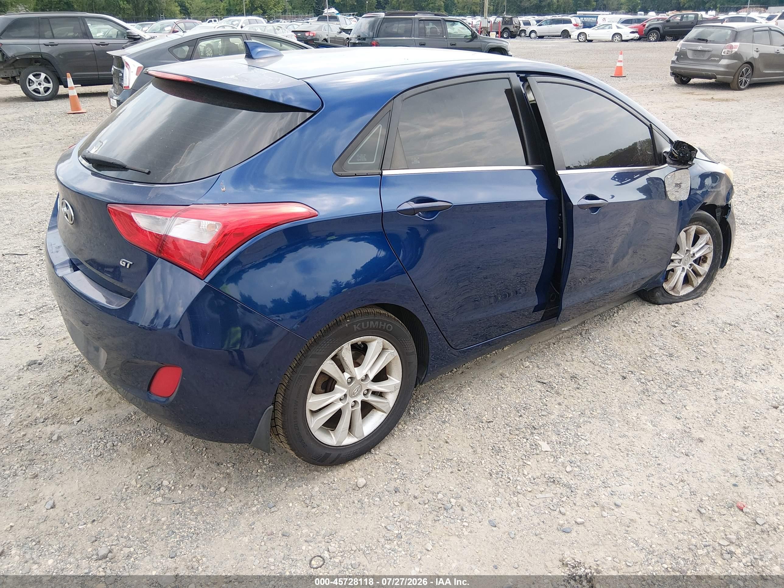 2013 Hyundai Elantra Gt   Blue vin: KMHD35LE1DU086393