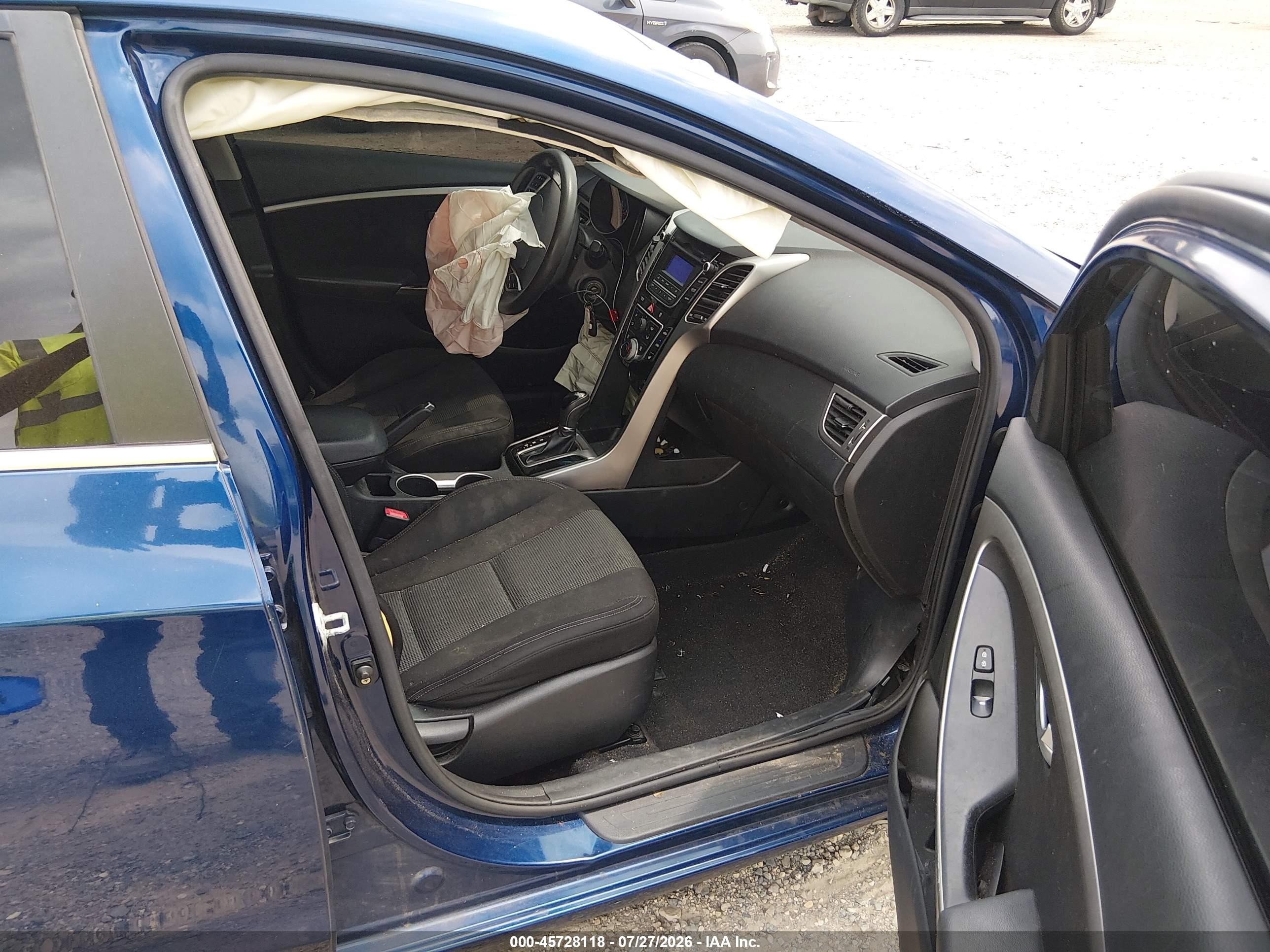 2013 Hyundai Elantra Gt   Blue vin: KMHD35LE1DU086393