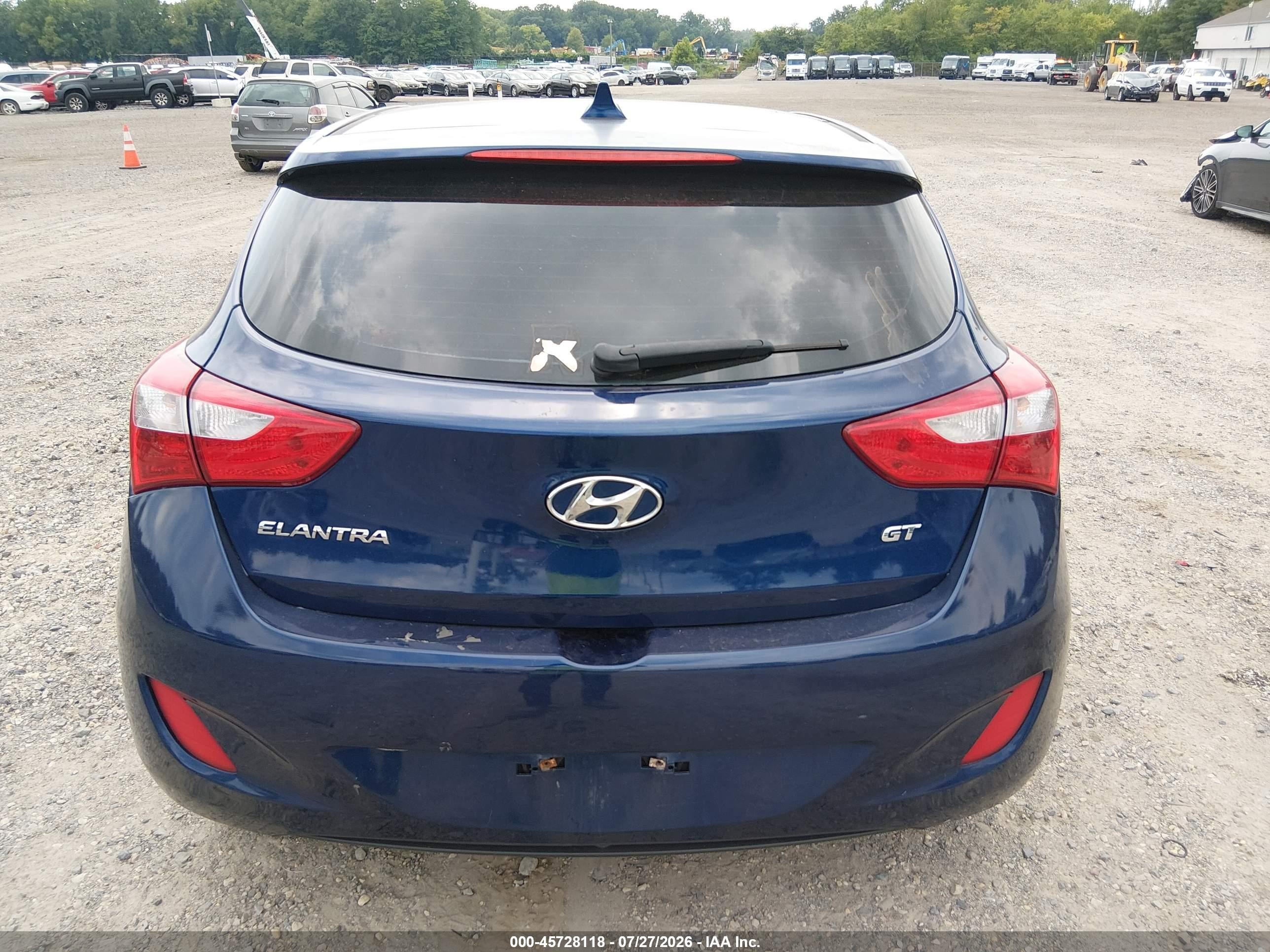 2013 Hyundai Elantra Gt   Blue vin: KMHD35LE1DU086393