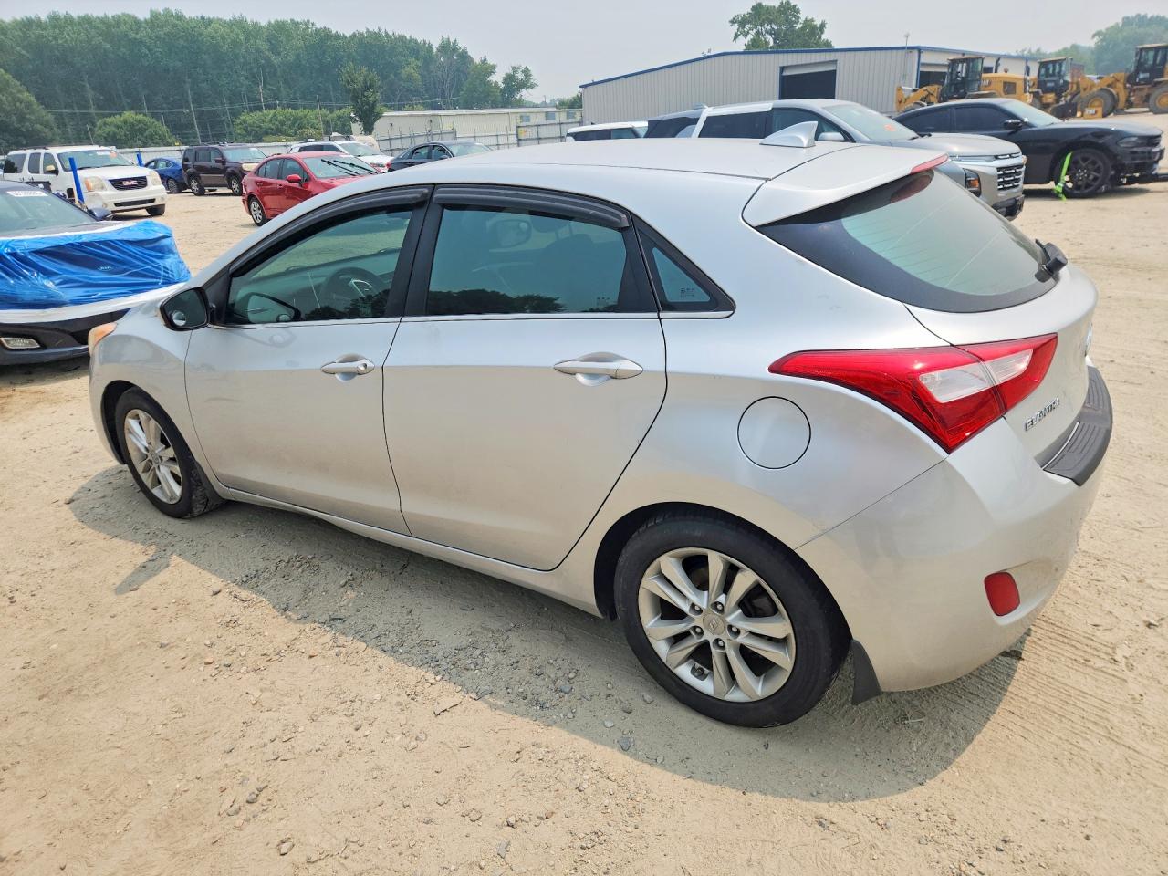 2013 Hyundai Elantra Gt Base Silver vin: KMHD35LE1DU093389