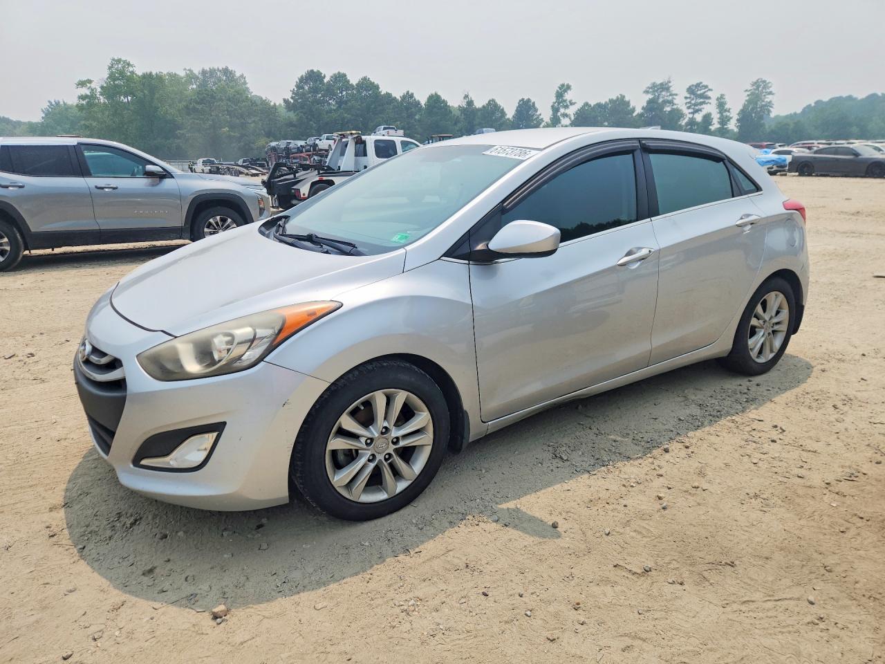 2013 Hyundai Elantra Gt Base Silver vin: KMHD35LE1DU093389