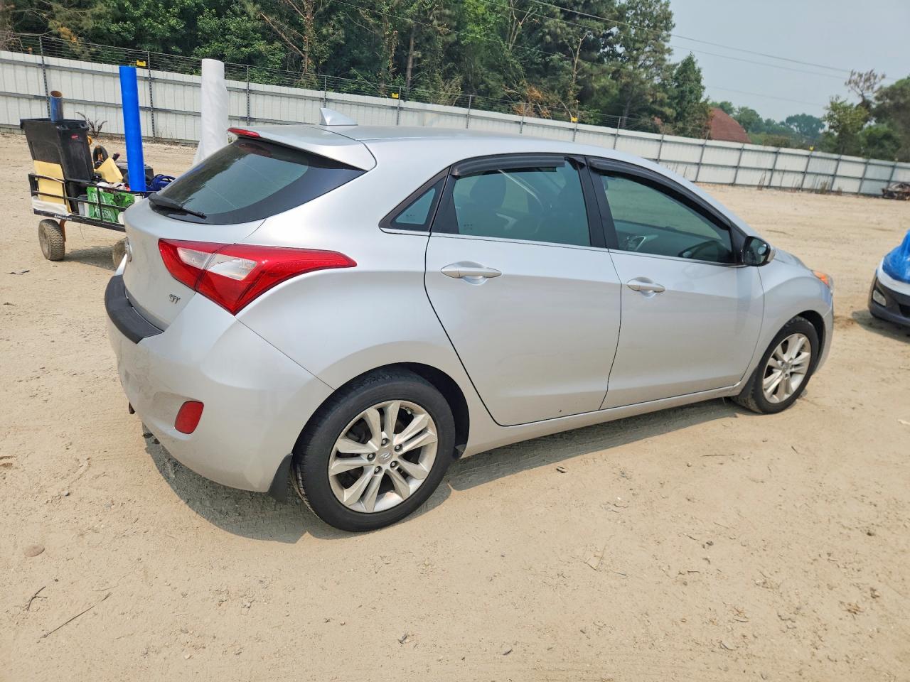 2013 Hyundai Elantra Gt Base Silver vin: KMHD35LE1DU093389