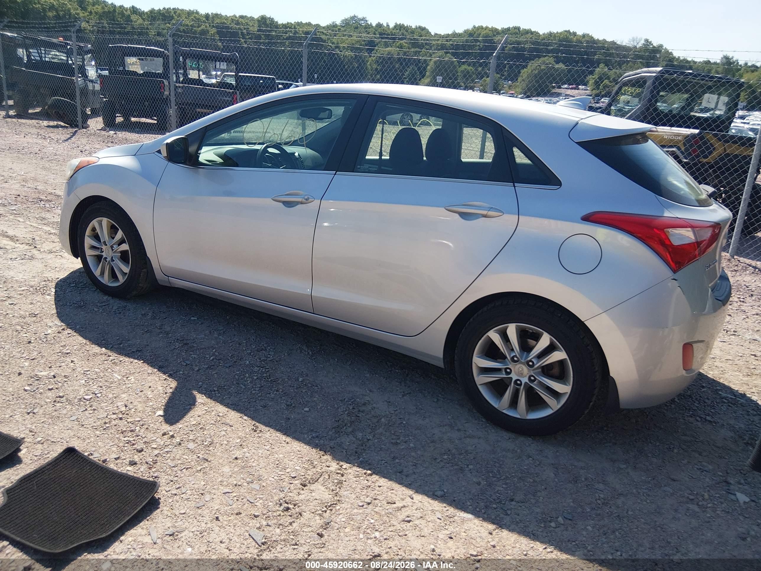2013 Hyundai Elantra Gt   Серебряный vin: KMHD35LE1DU106867
