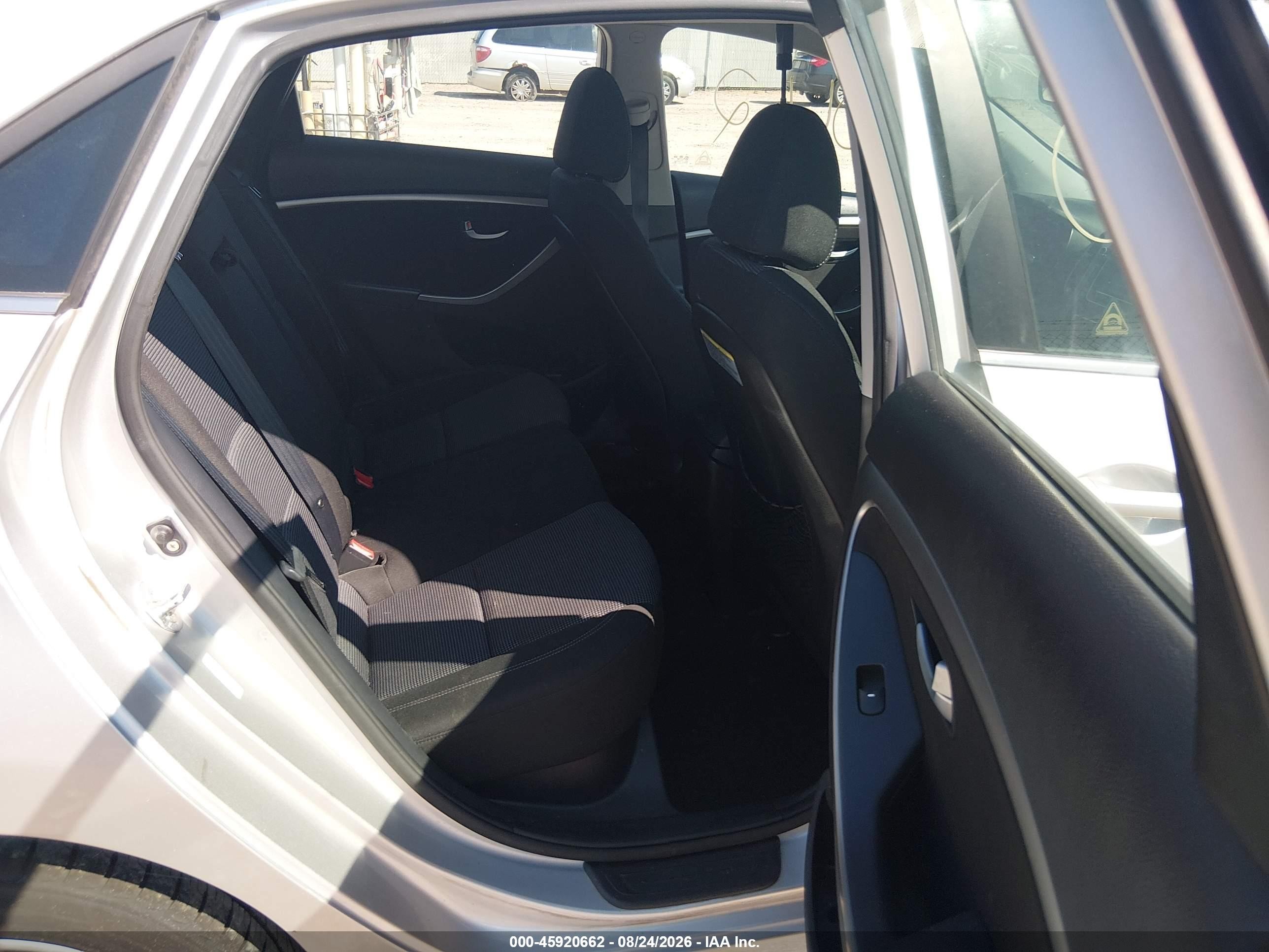 2013 Hyundai Elantra Gt   Серебряный vin: KMHD35LE1DU106867