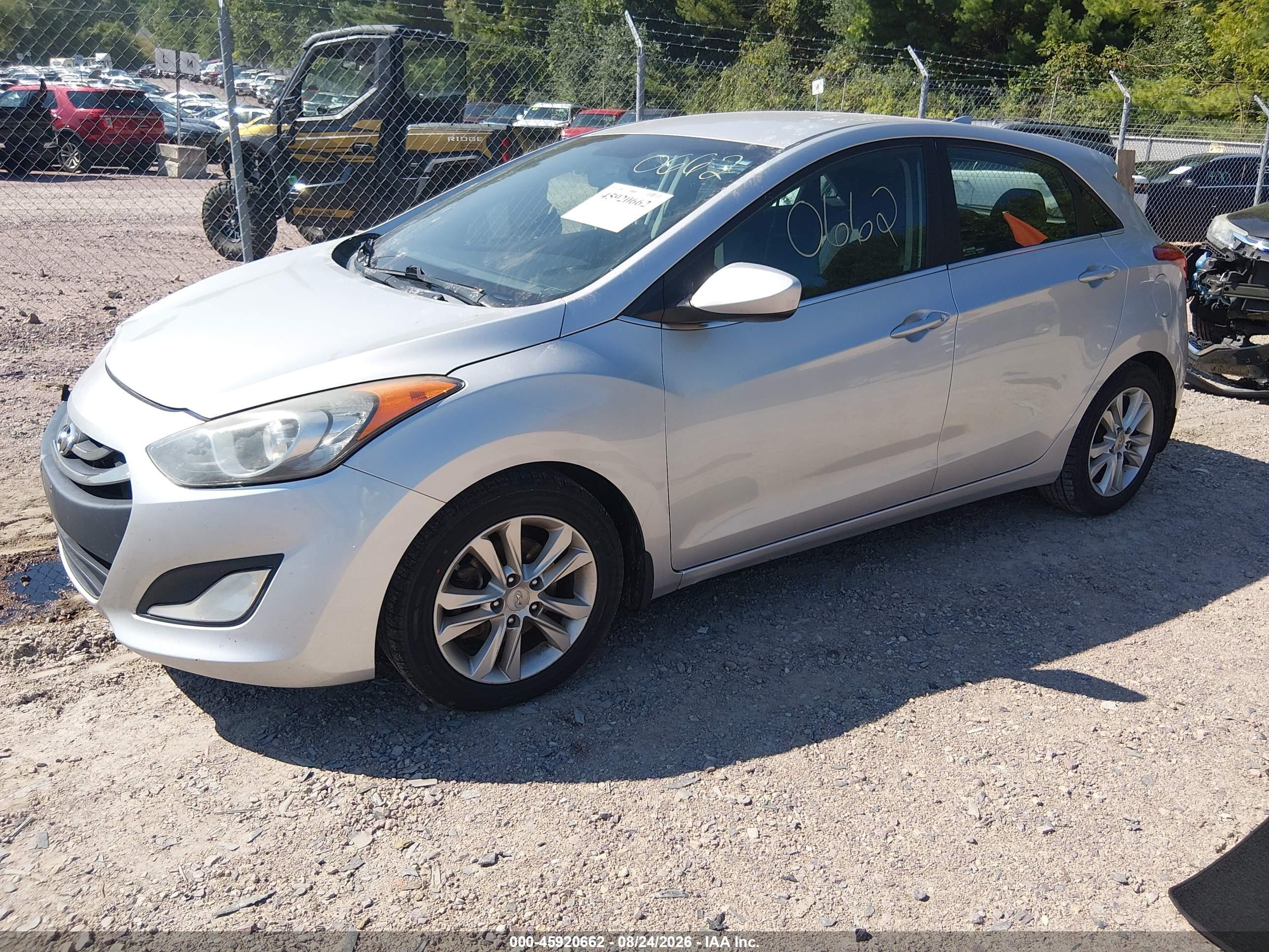 2013 Hyundai Elantra Gt   Серебряный vin: KMHD35LE1DU106867