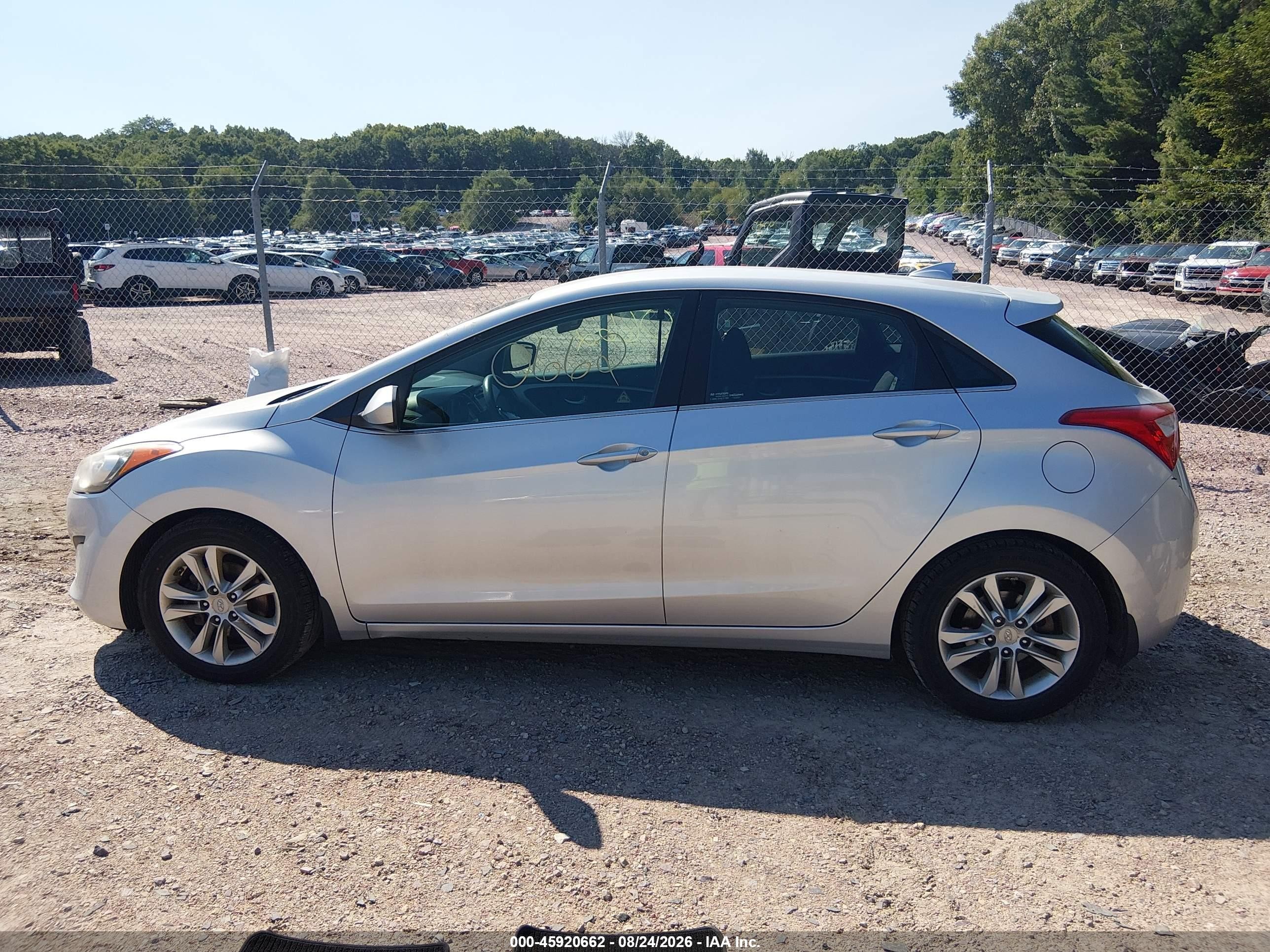 2013 Hyundai Elantra Gt   Серебряный vin: KMHD35LE1DU106867