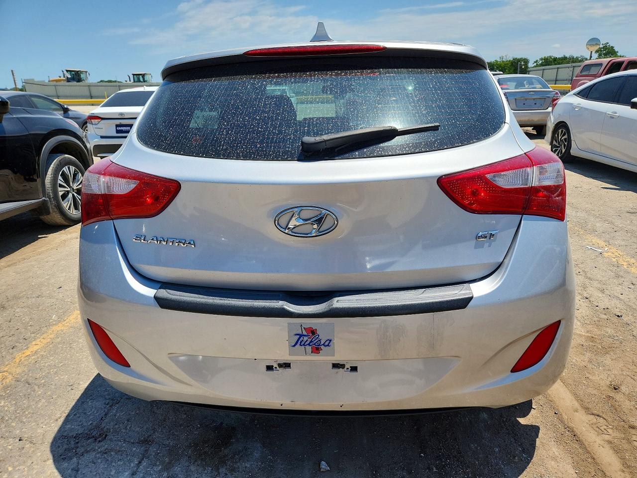 2013 Hyundai Elantra Gt Base Silver vin: KMHD35LE1DU114757