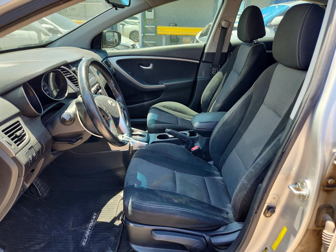2013 Hyundai Elantra Gt Base Silver vin: KMHD35LE1DU114757
