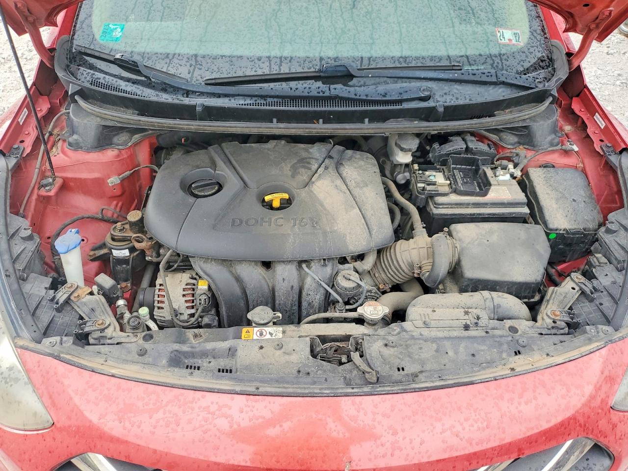 2013 Hyundai Elantra Gt Base Red vin: KMHD35LE1DU136340
