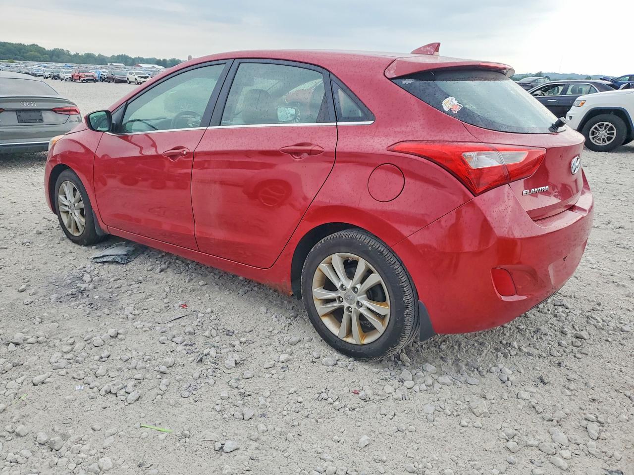 2013 Hyundai Elantra Gt Base Red vin: KMHD35LE1DU136340