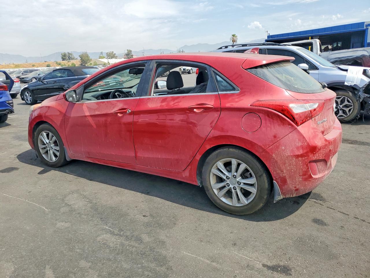 2013 Hyundai Elantra Gt Base Red vin: KMHD35LE1DU142025