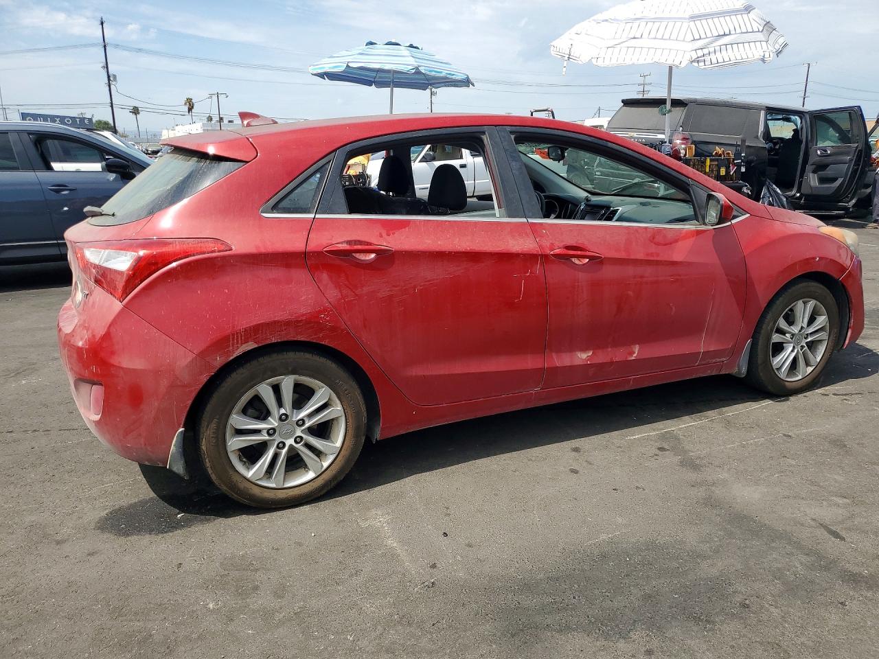 2013 Hyundai Elantra Gt Base Red vin: KMHD35LE1DU142025
