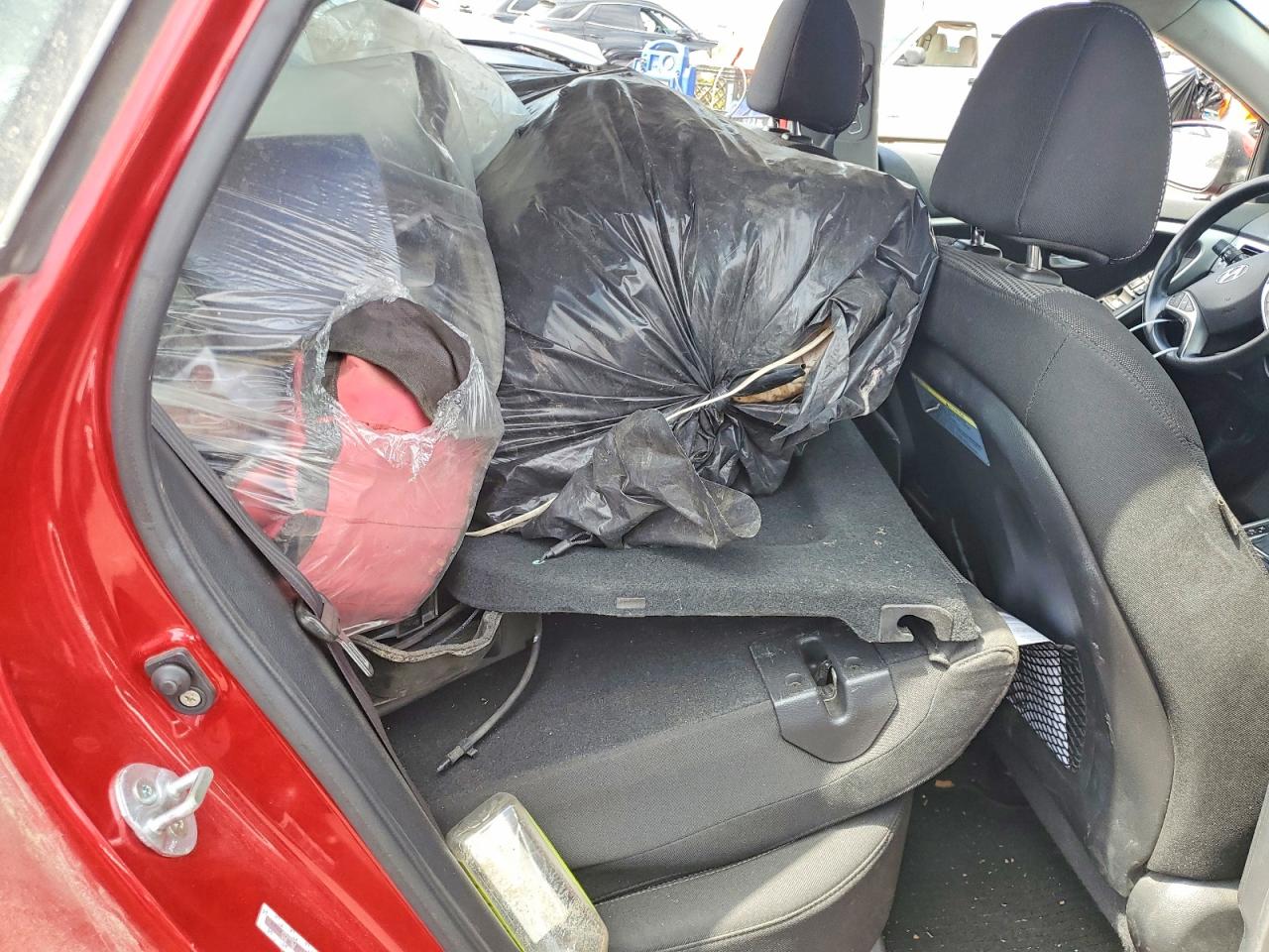 2013 Hyundai Elantra Gt Base Red vin: KMHD35LE1DU142025