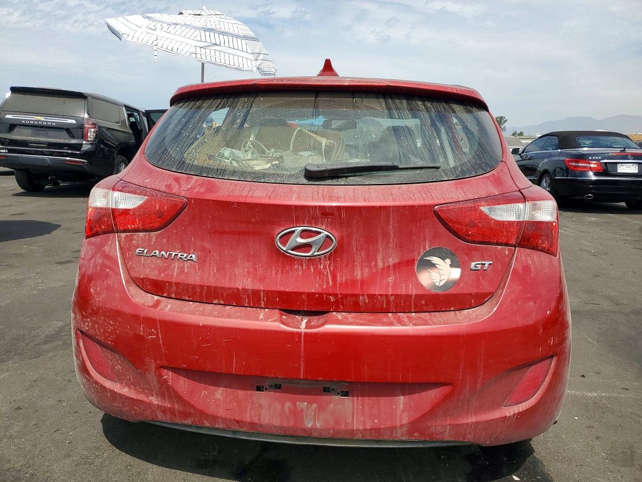 2013 Hyundai Elantra Gt Base Red vin: KMHD35LE1DU142025