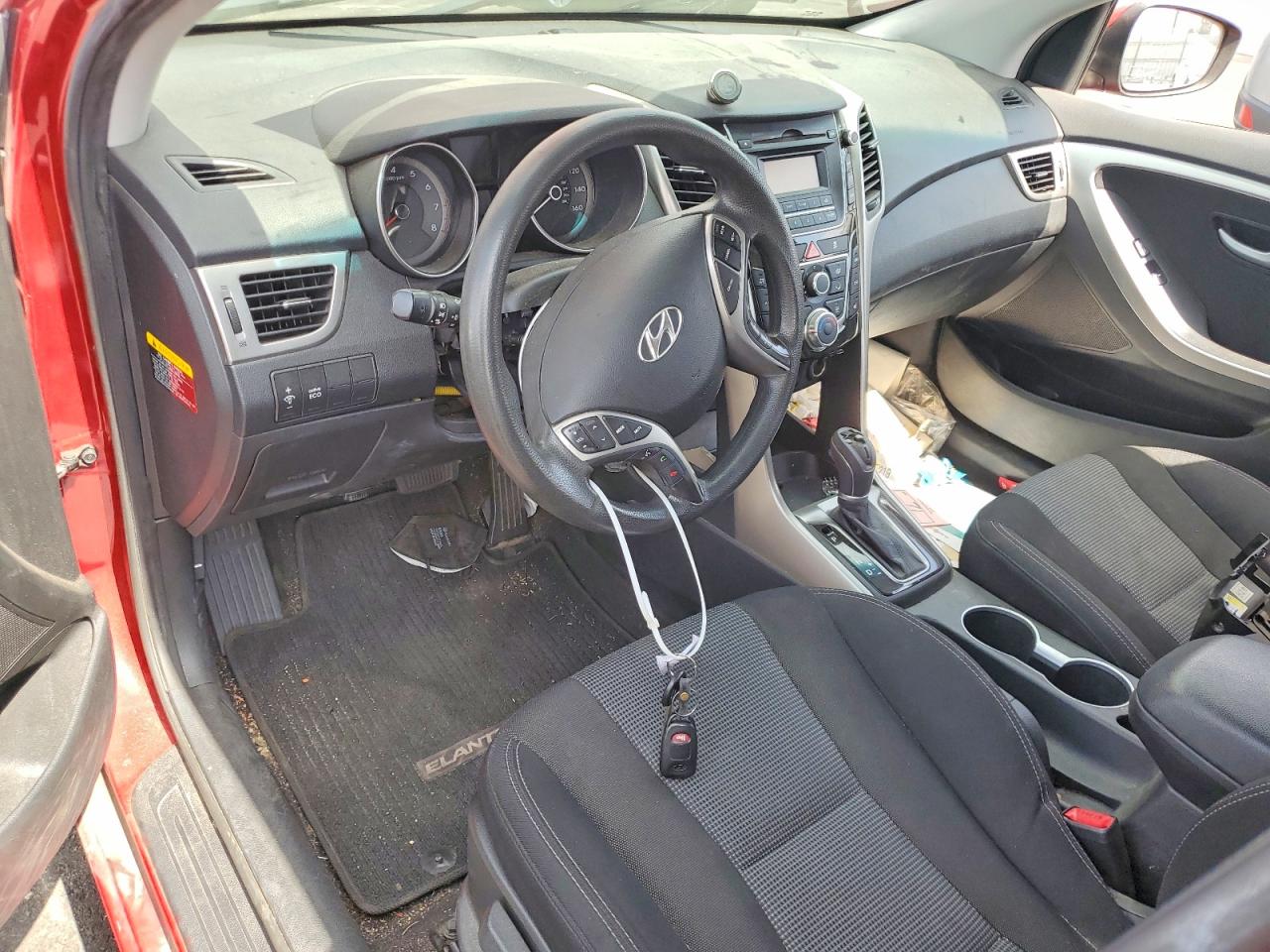 2013 Hyundai Elantra Gt Base Red vin: KMHD35LE1DU142025