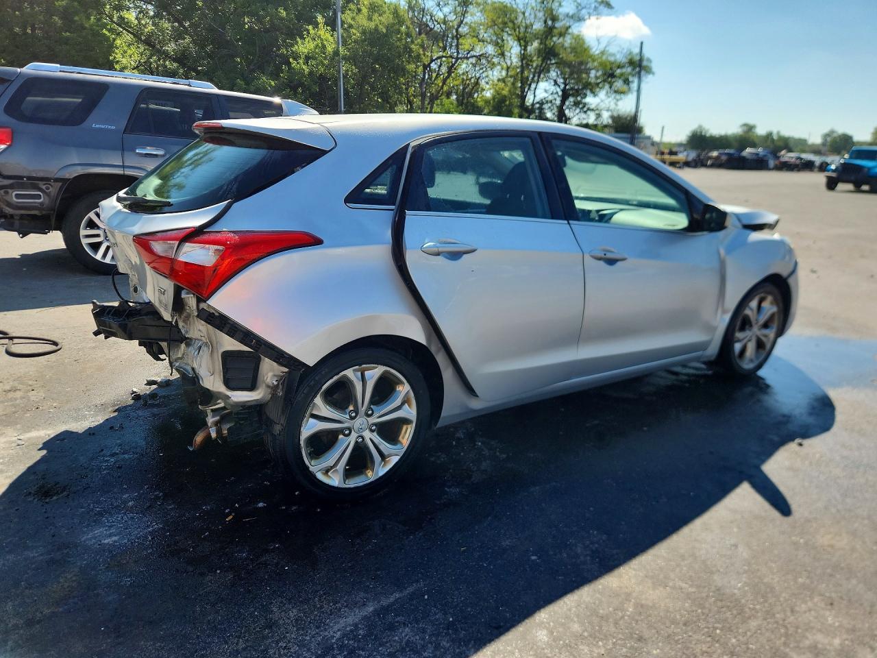 2013 Hyundai Elantra Gt Base Silver vin: KMHD35LE1DU147256