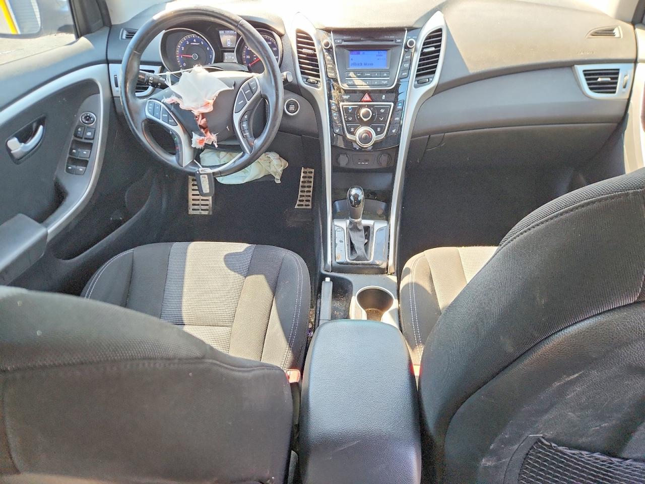 2013 Hyundai Elantra Gt Base Silver vin: KMHD35LE1DU147256
