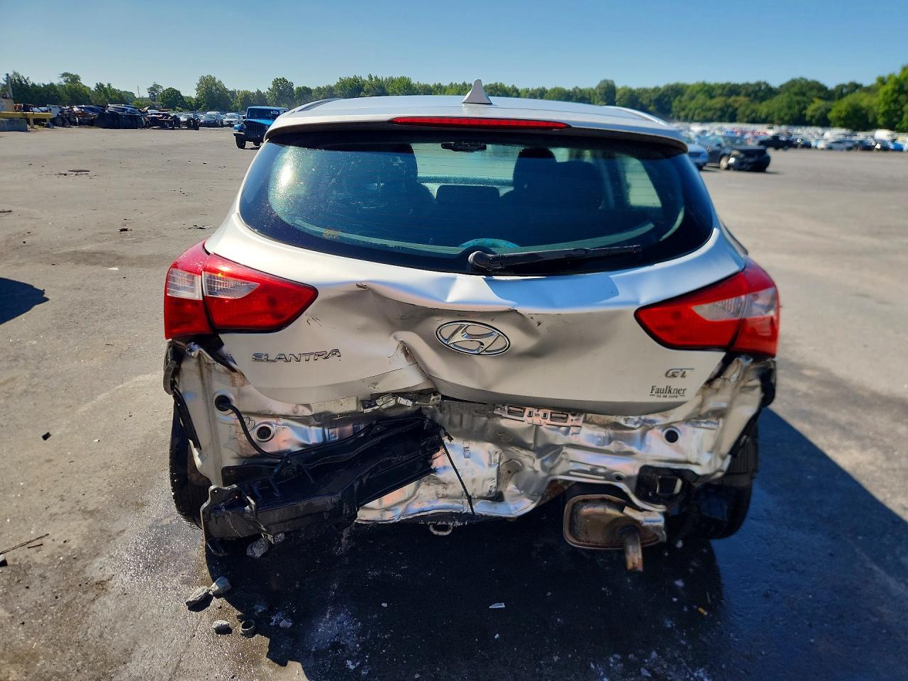 2013 Hyundai Elantra Gt Base Silver vin: KMHD35LE1DU147256