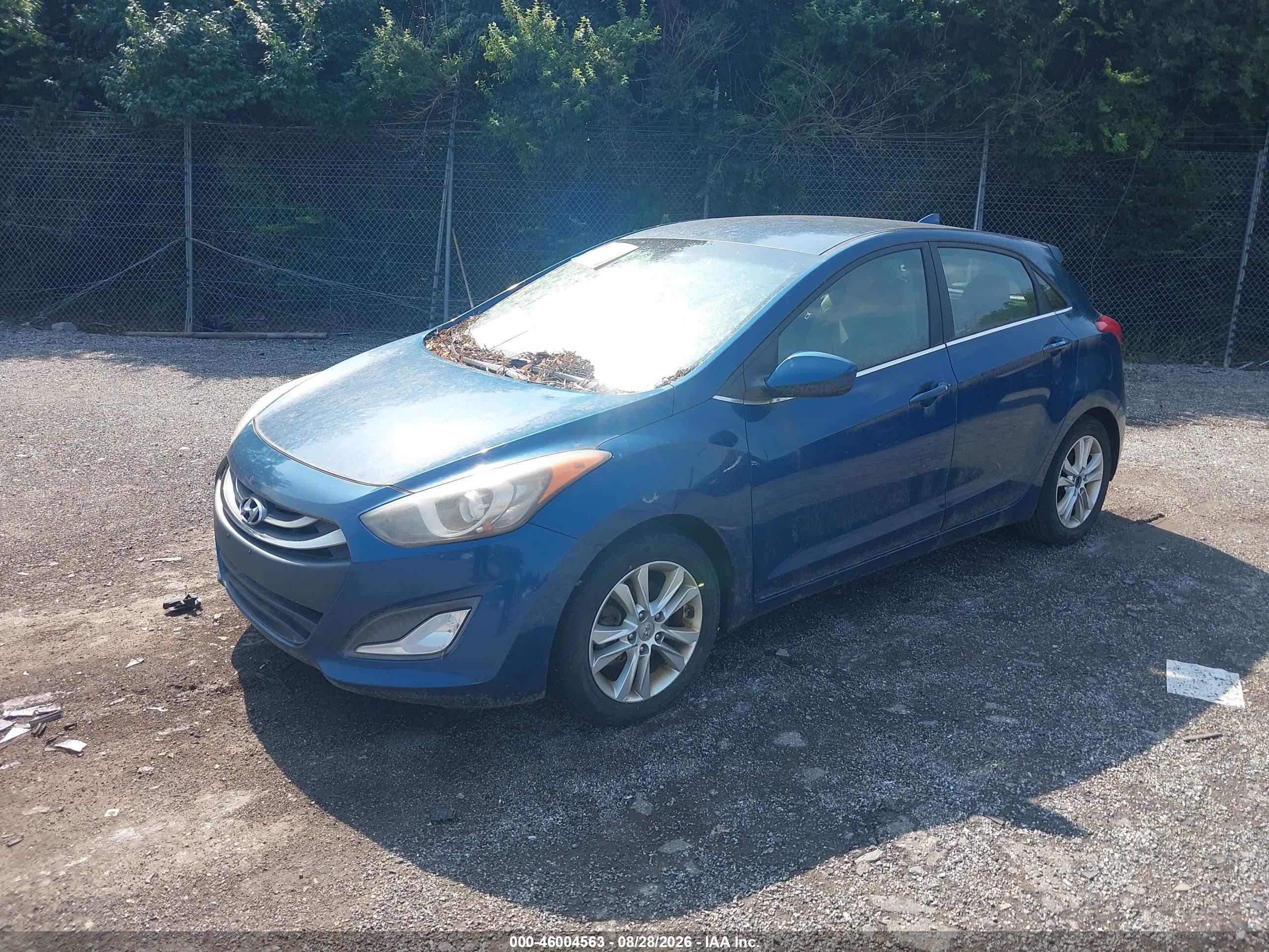 2013 Hyundai Elantra Gt   Blue vin: KMHD35LE1DU153218