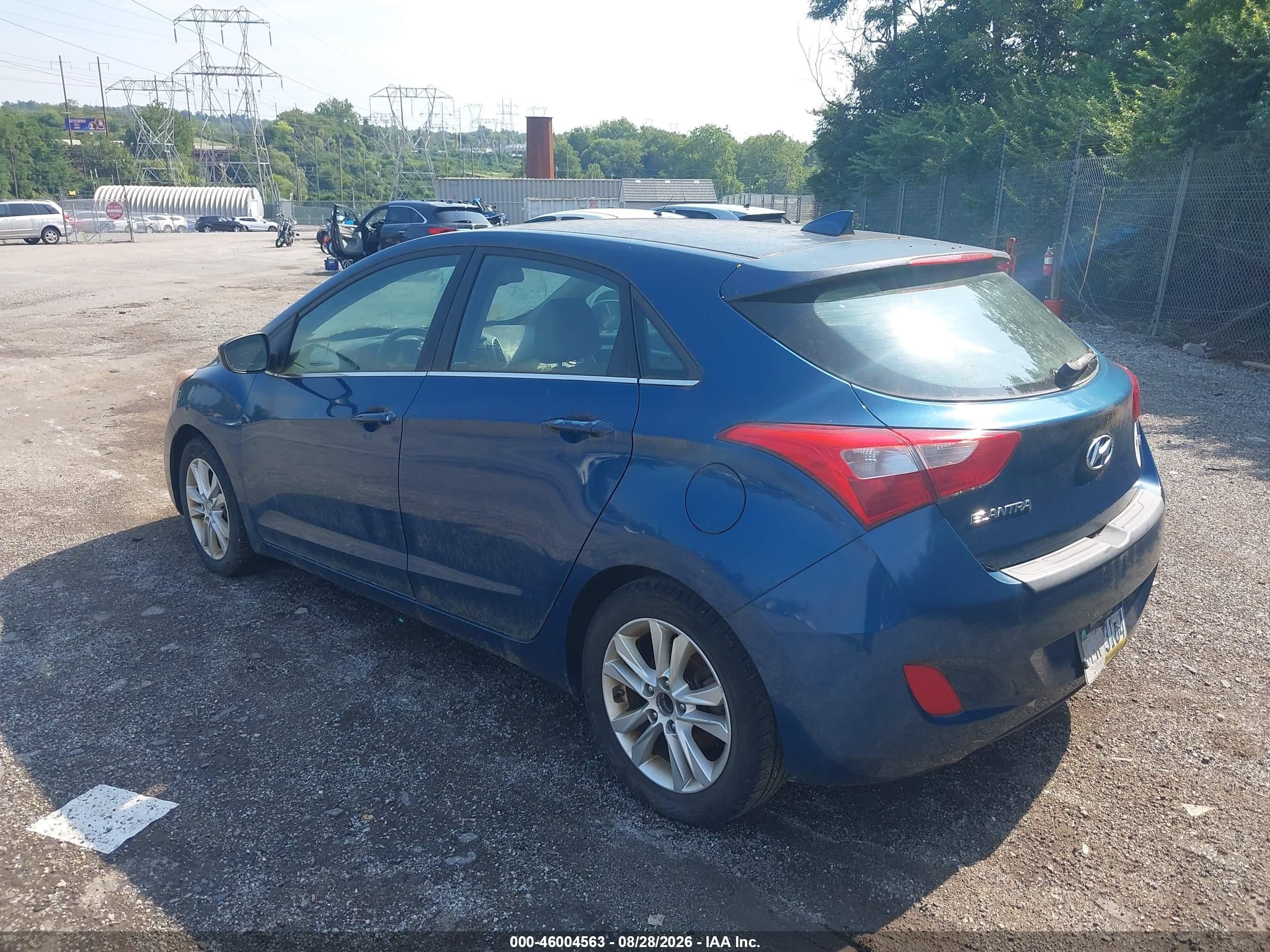 2013 Hyundai Elantra Gt   Blue vin: KMHD35LE1DU153218