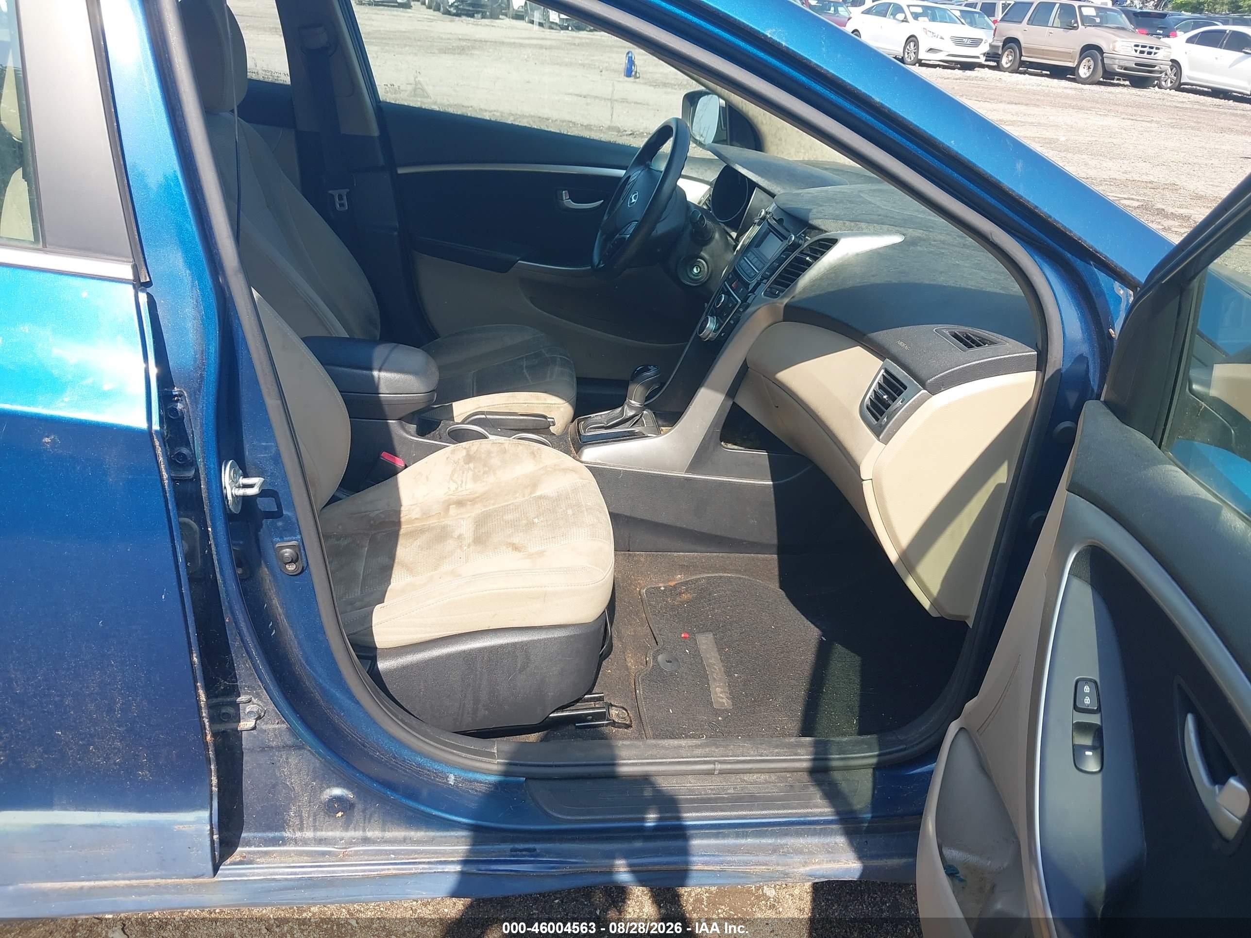 2013 Hyundai Elantra Gt   Blue vin: KMHD35LE1DU153218