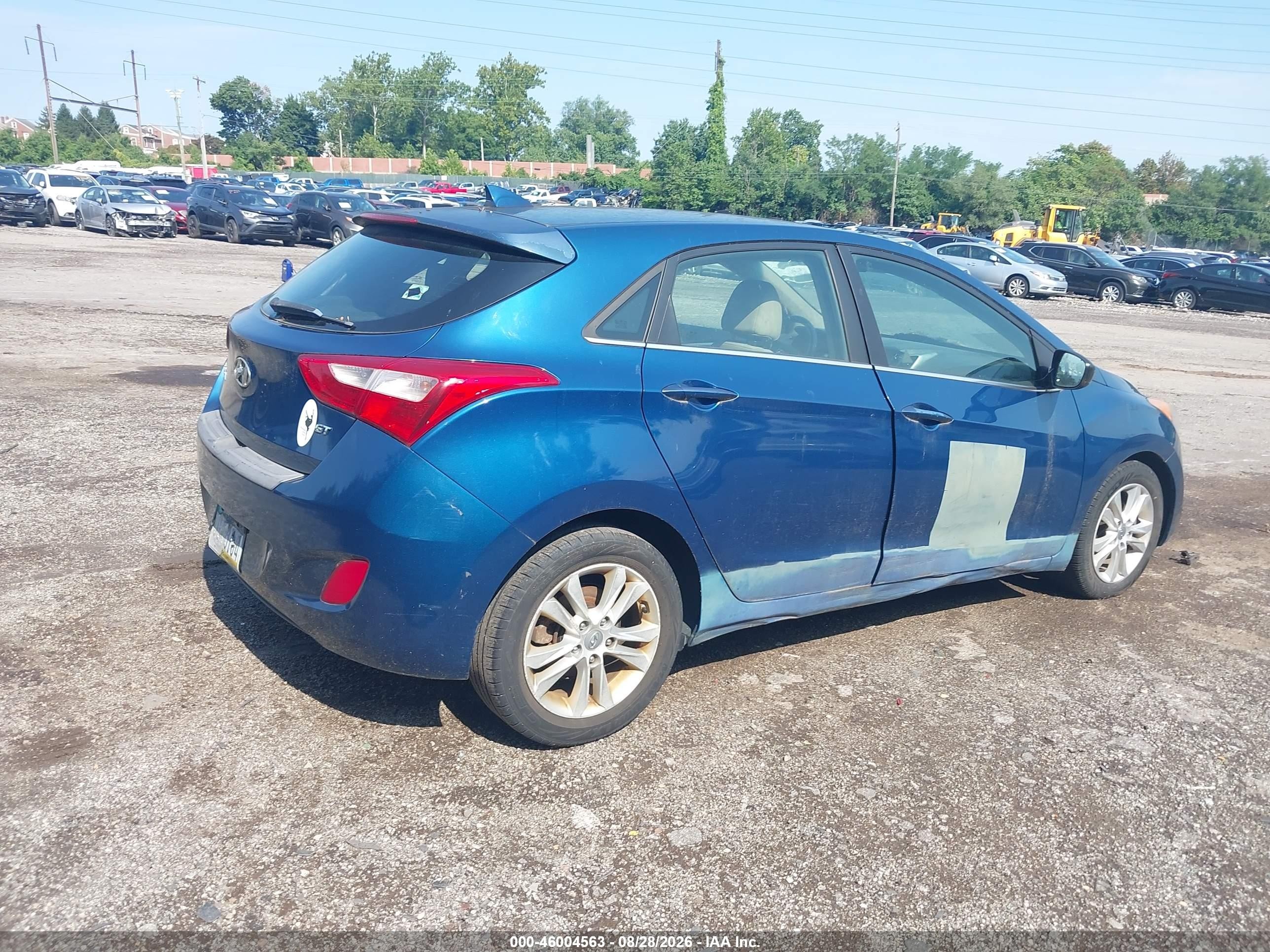 2013 Hyundai Elantra Gt   Blue vin: KMHD35LE1DU153218