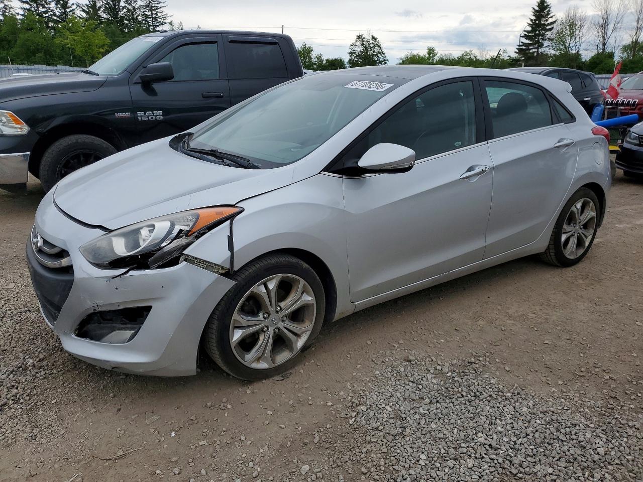 2013 Hyundai Elantra Gt Base Silver vin: KMHD35LE2DU018040