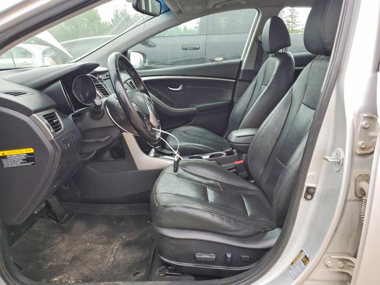 2013 Hyundai Elantra Gt Base Silver vin: KMHD35LE2DU018040