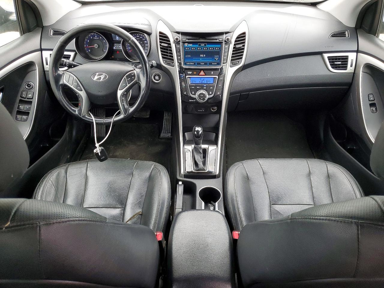 2013 Hyundai Elantra Gt Base Silver vin: KMHD35LE2DU018040