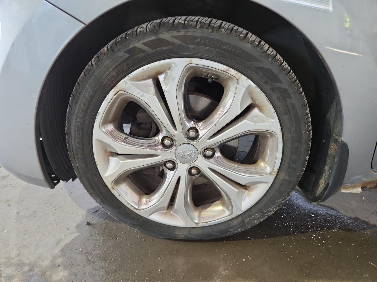 2013 Hyundai Elantra Gt Base Gray vin: KMHD35LE2DU020922 Damage: Left Front Wheel, Curb Rash, > 12 Inches