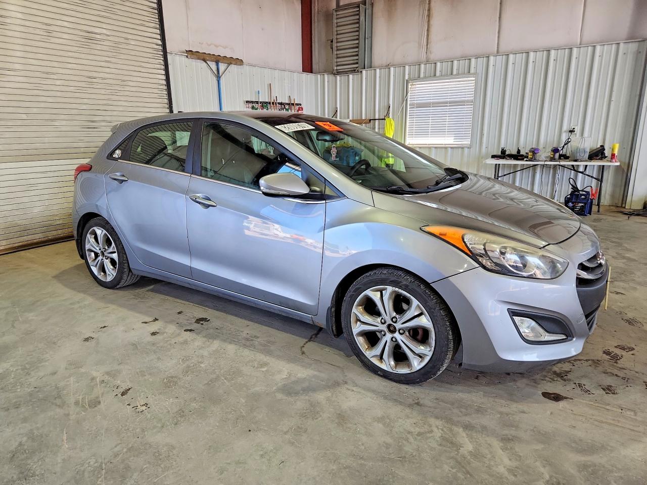 2013 Hyundai Elantra Gt Base Gray vin: KMHD35LE2DU020922